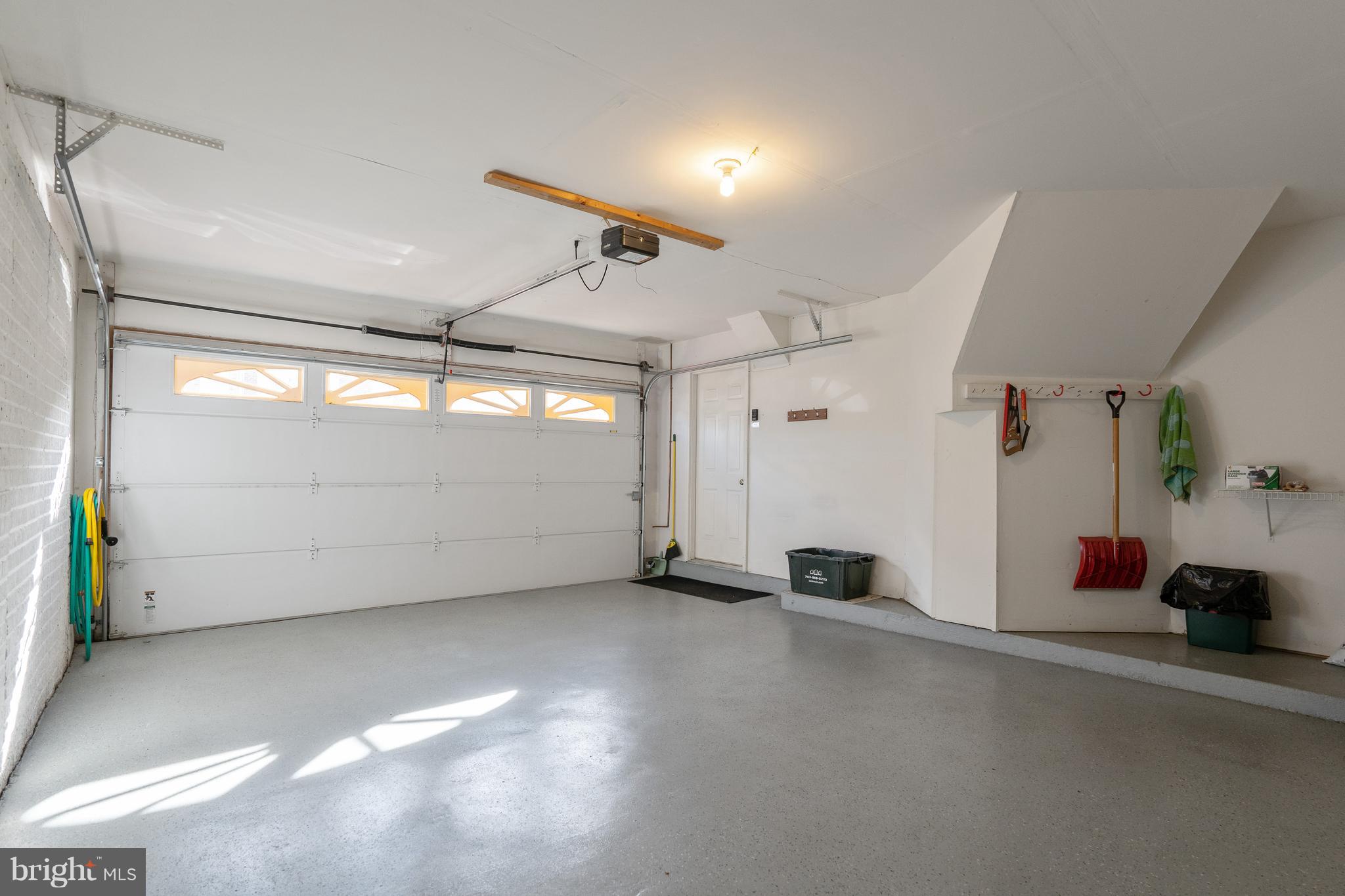 KENWOOD TOWNES - Residential