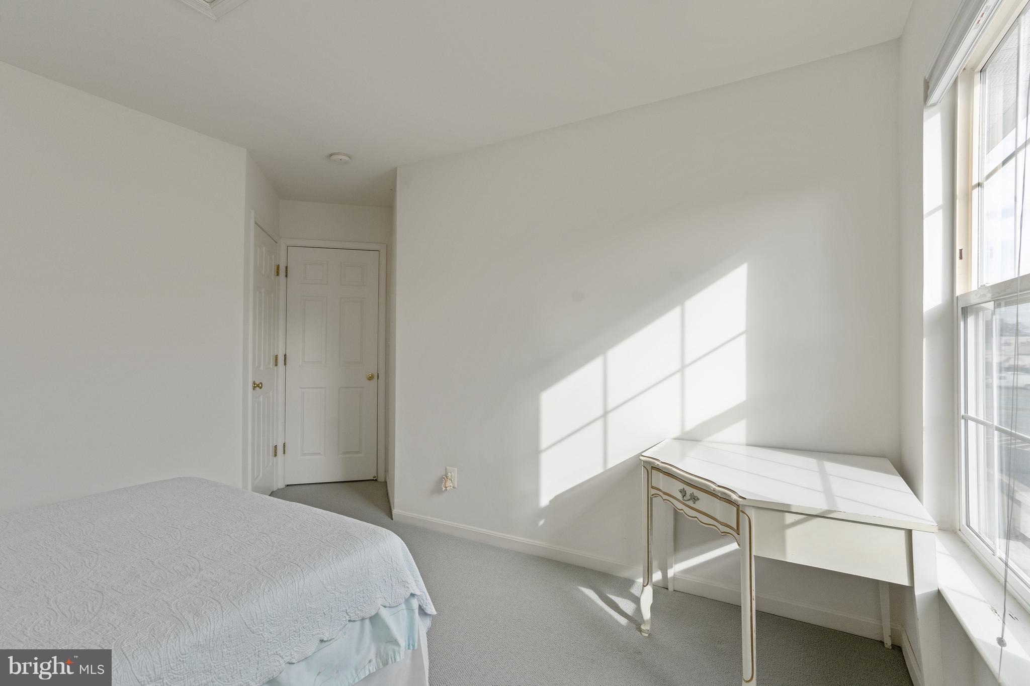 KENWOOD TOWNES - Residential