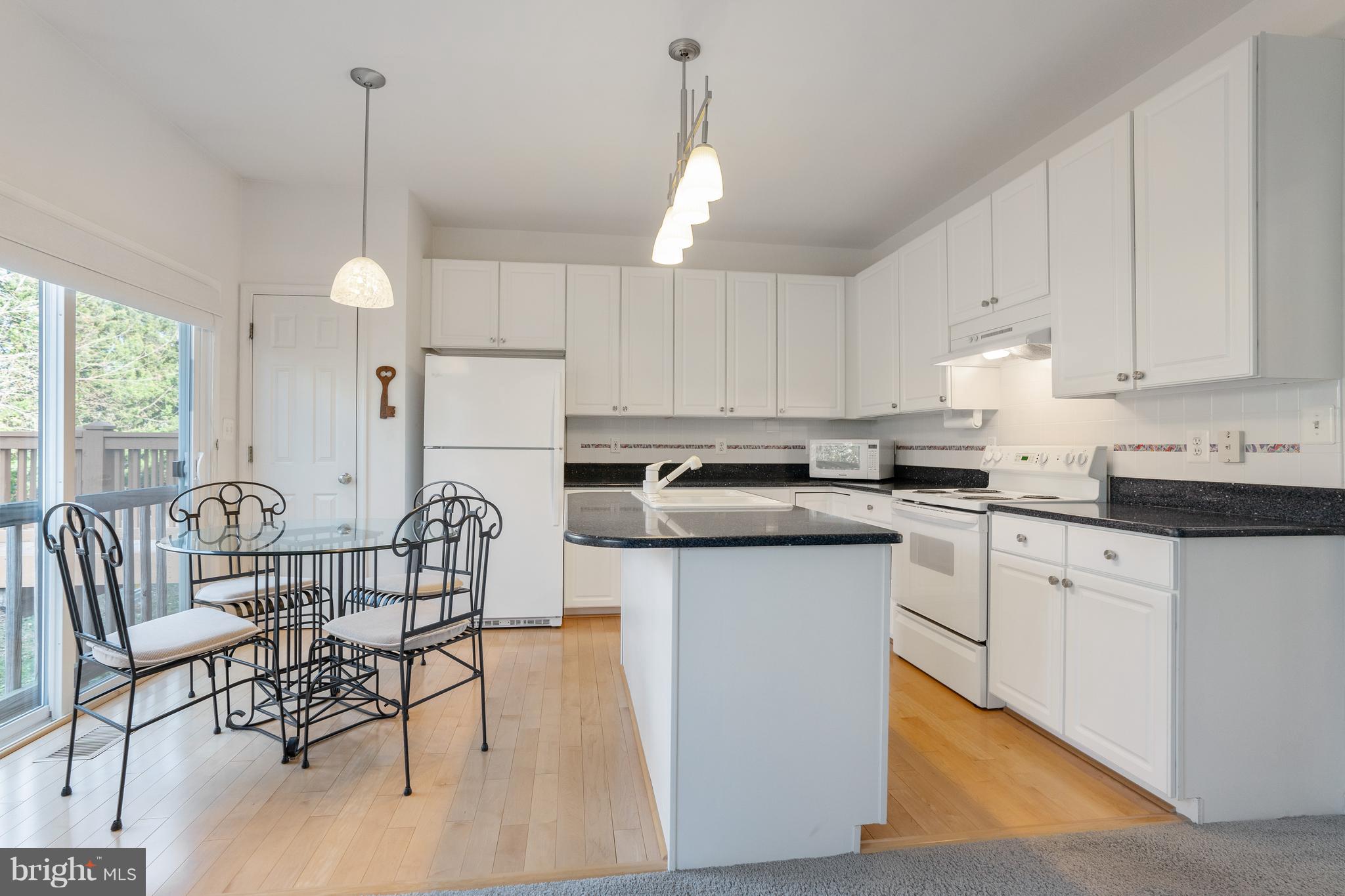 KENWOOD TOWNES - Residential