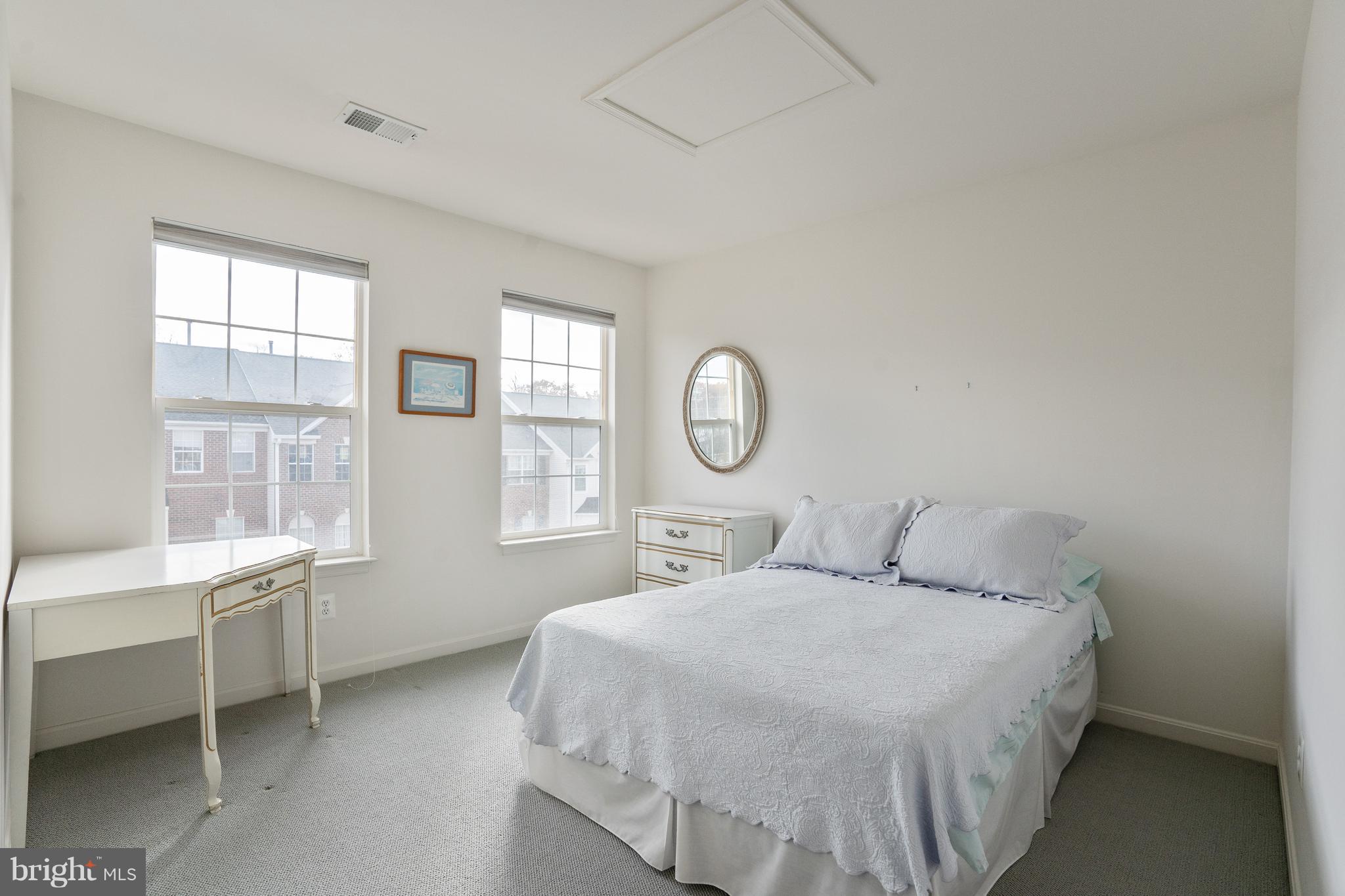 KENWOOD TOWNES - Residential