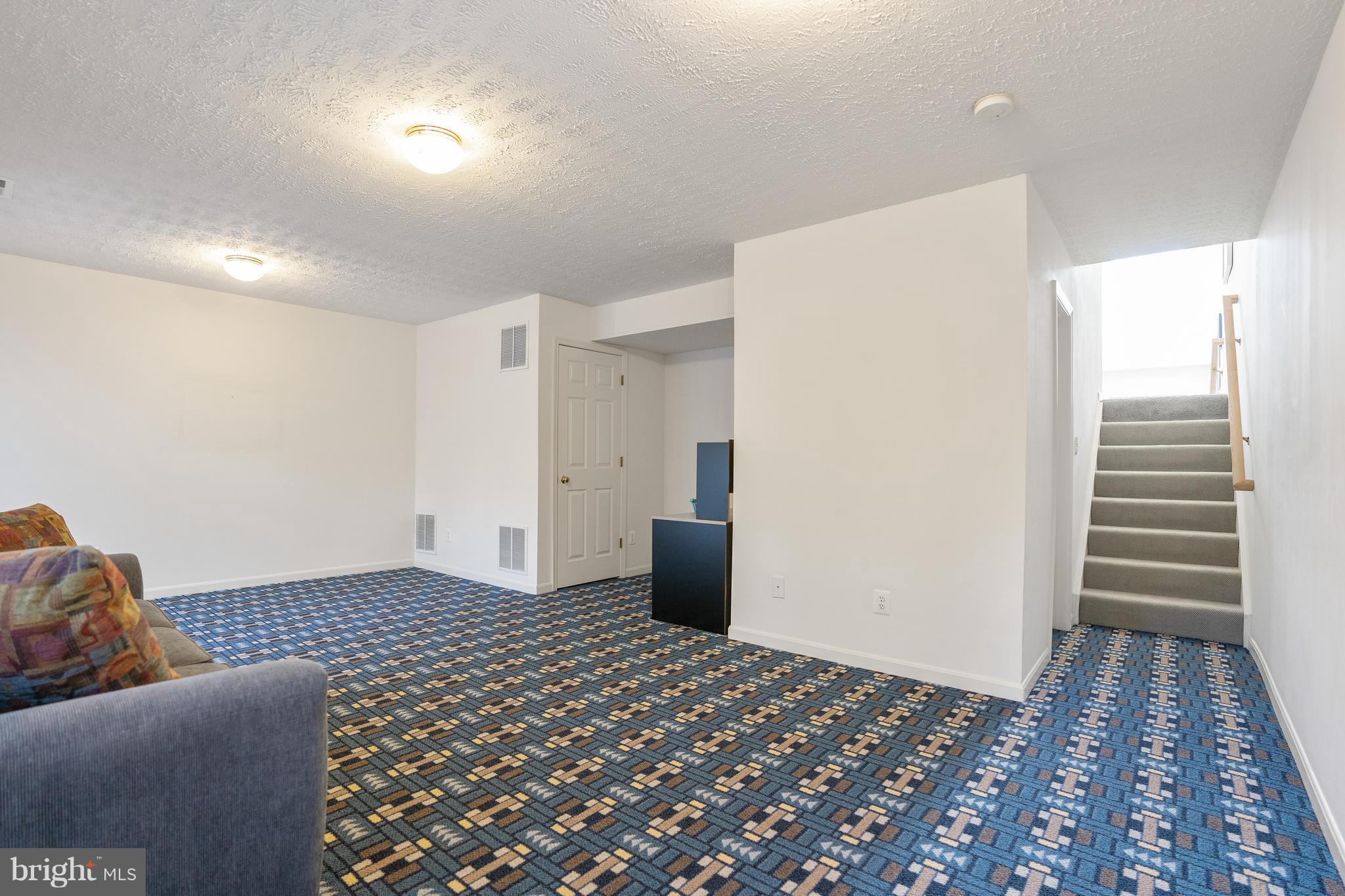 KENWOOD TOWNES - Residential