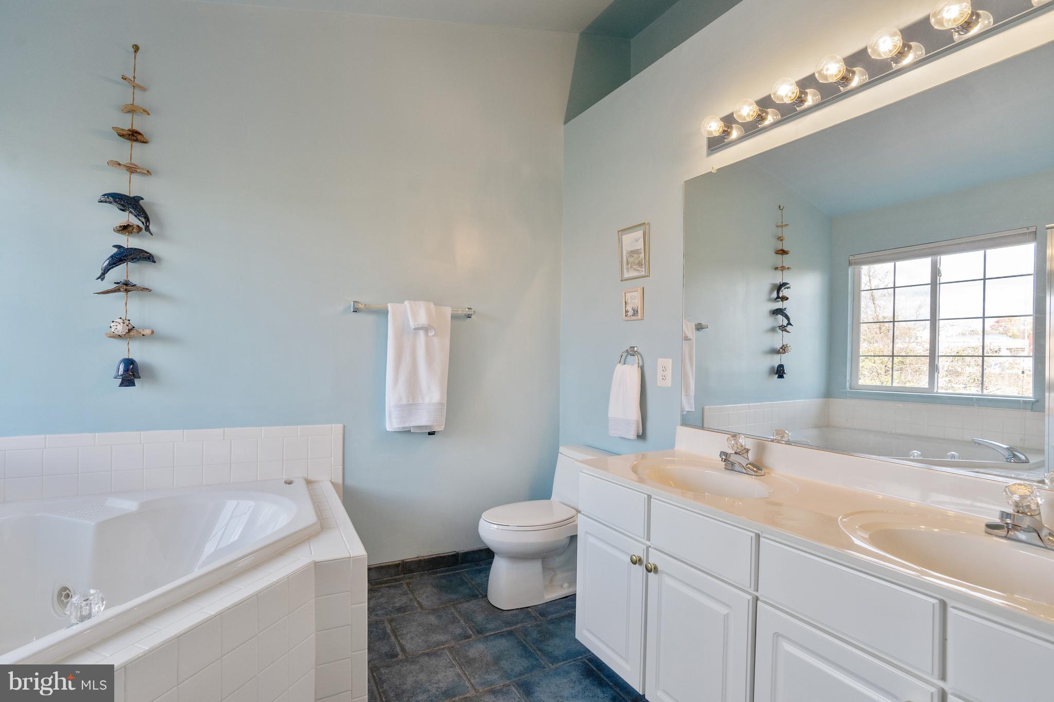 KENWOOD TOWNES - Residential