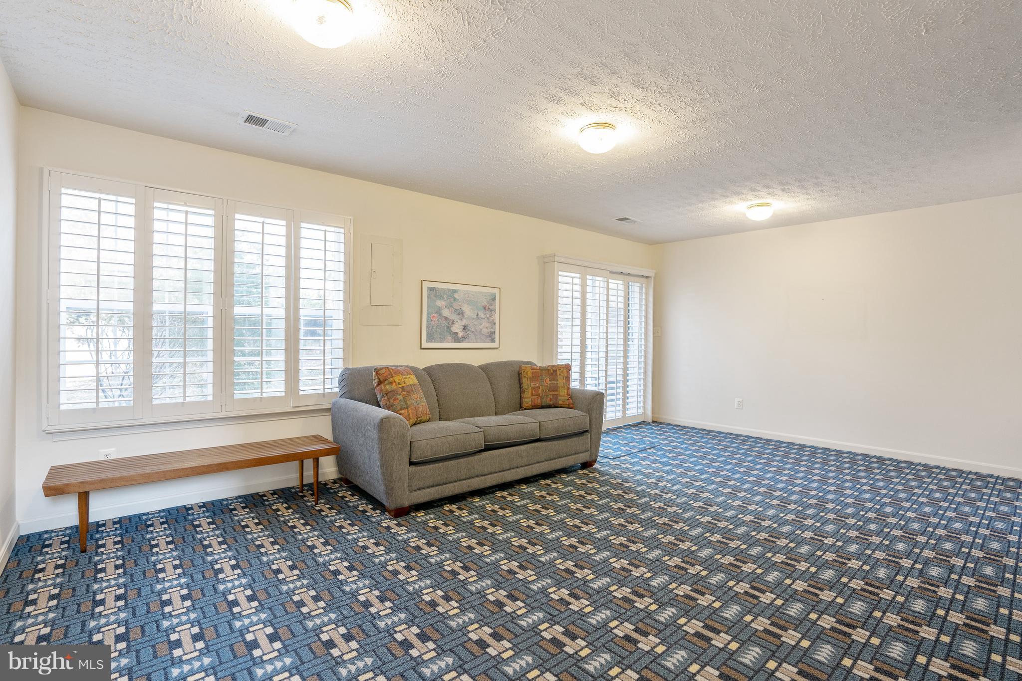 KENWOOD TOWNES - Residential