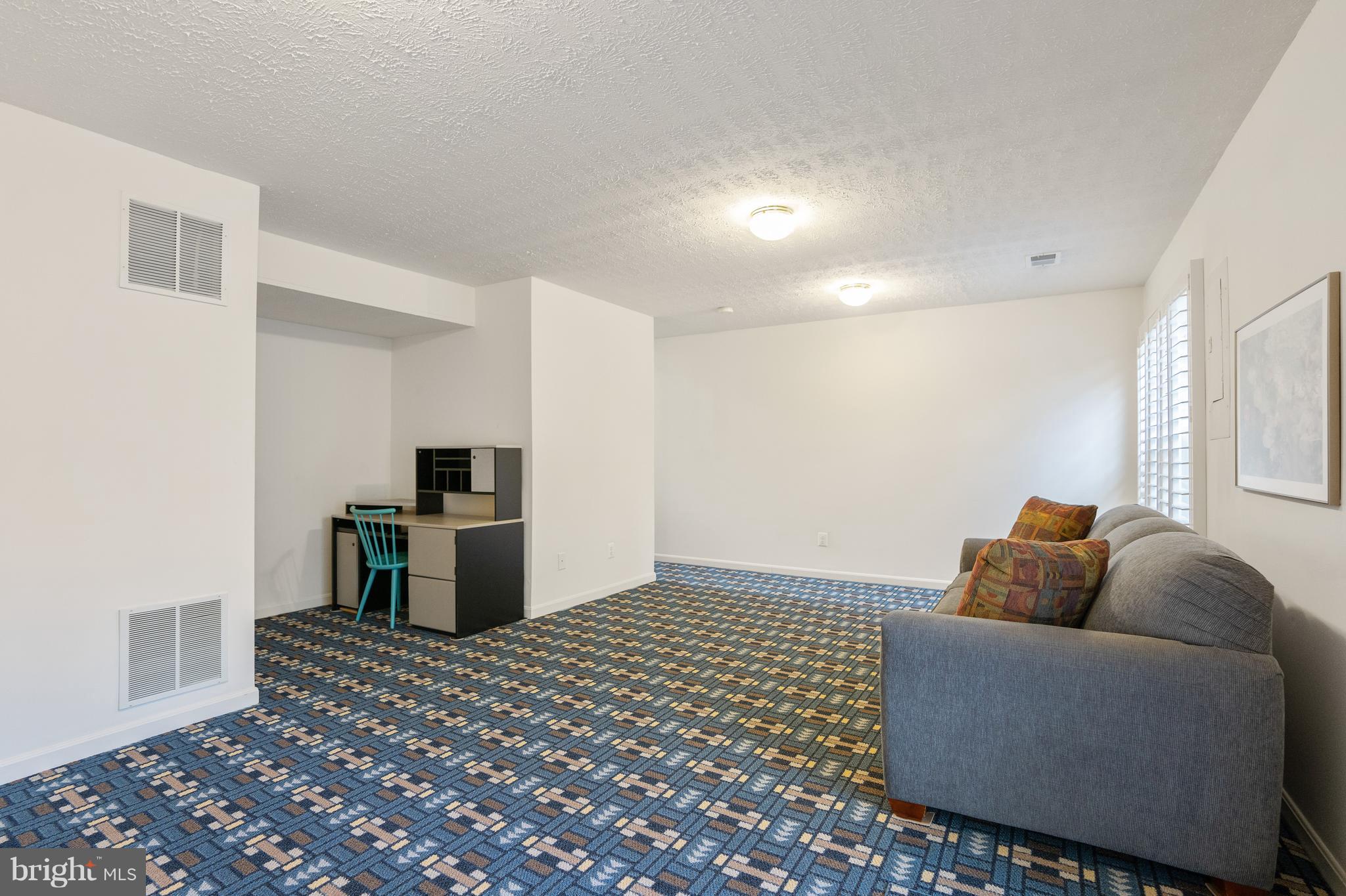 KENWOOD TOWNES - Residential