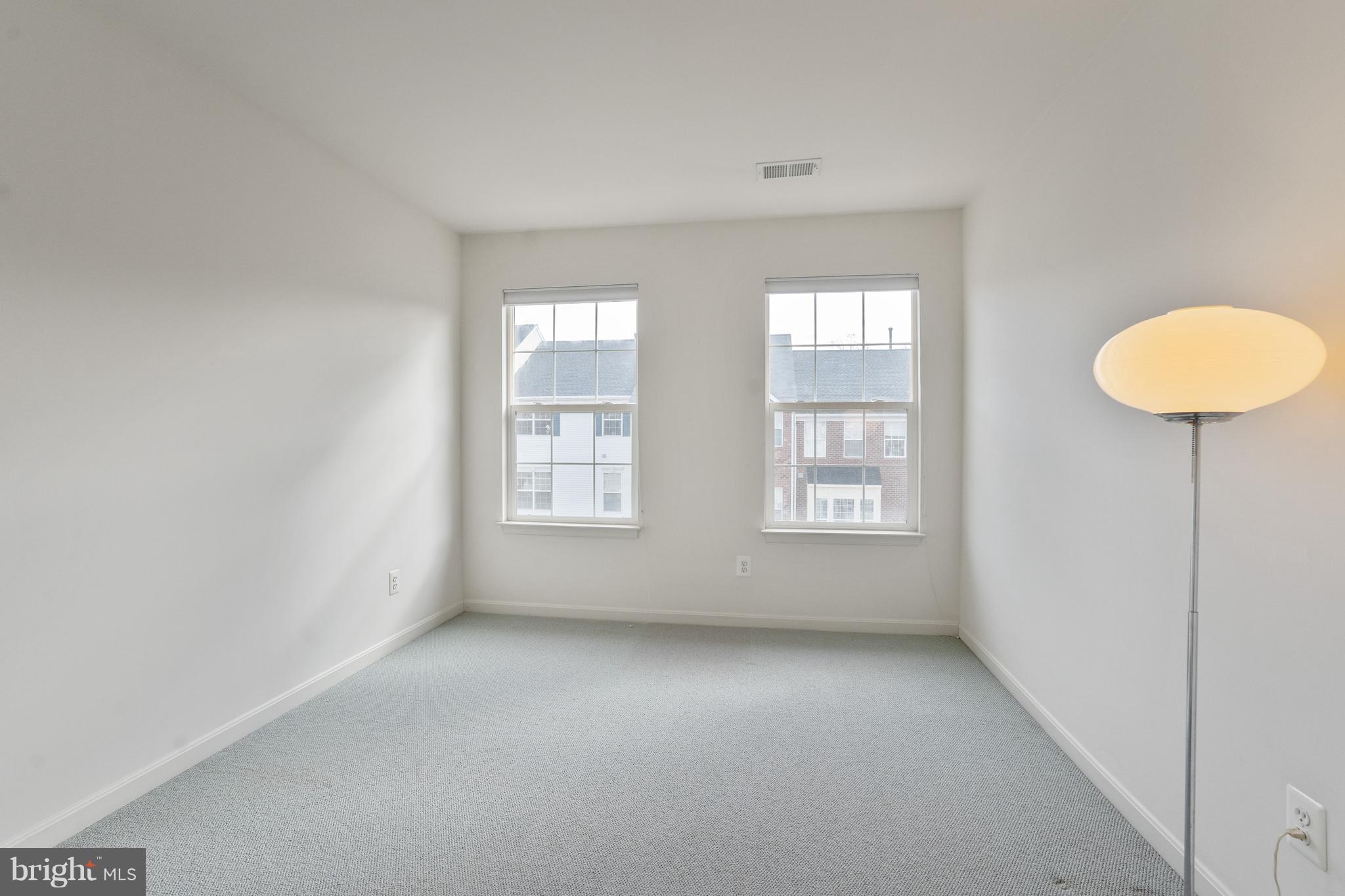 KENWOOD TOWNES - Residential