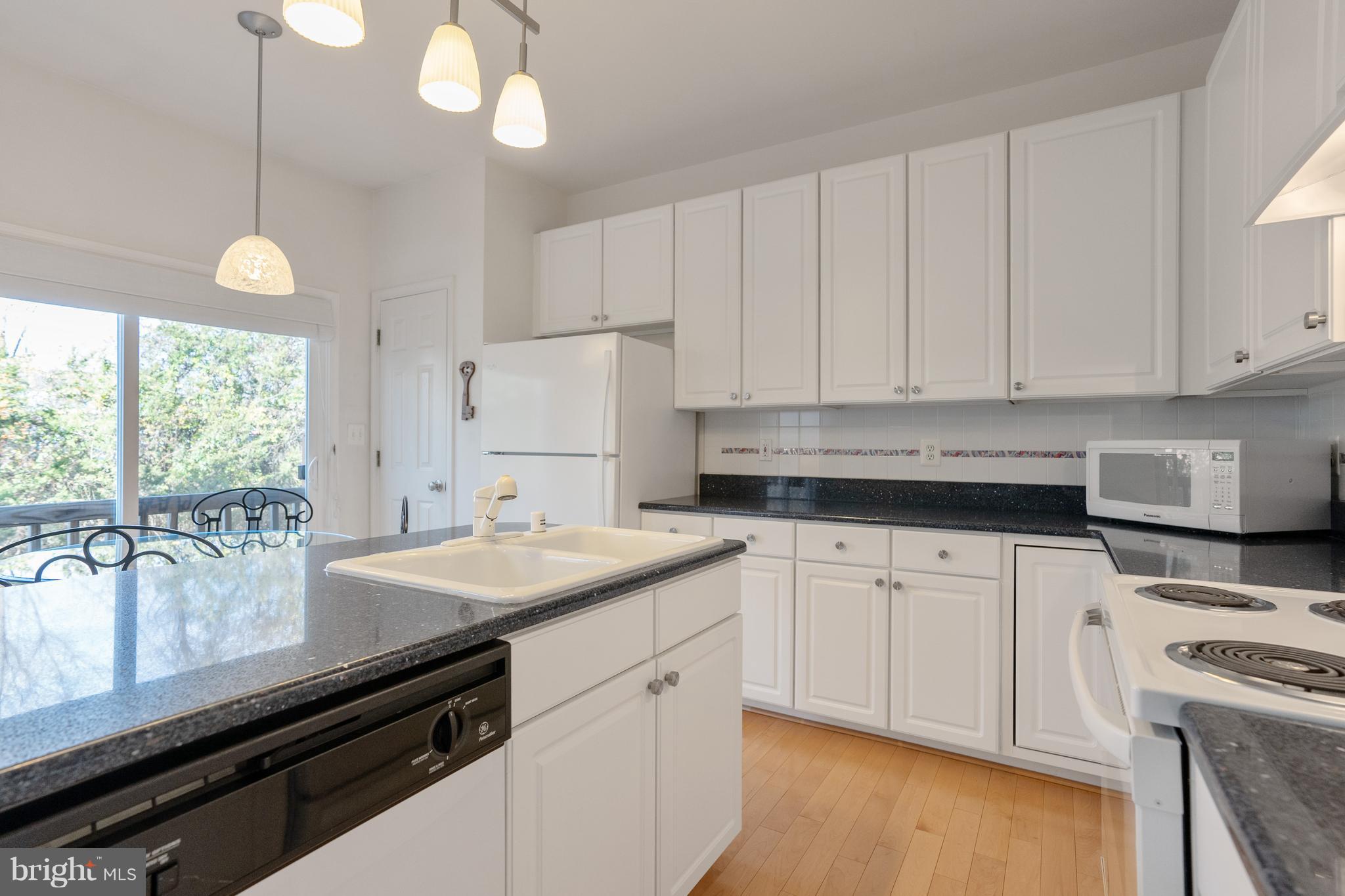 KENWOOD TOWNES - Residential