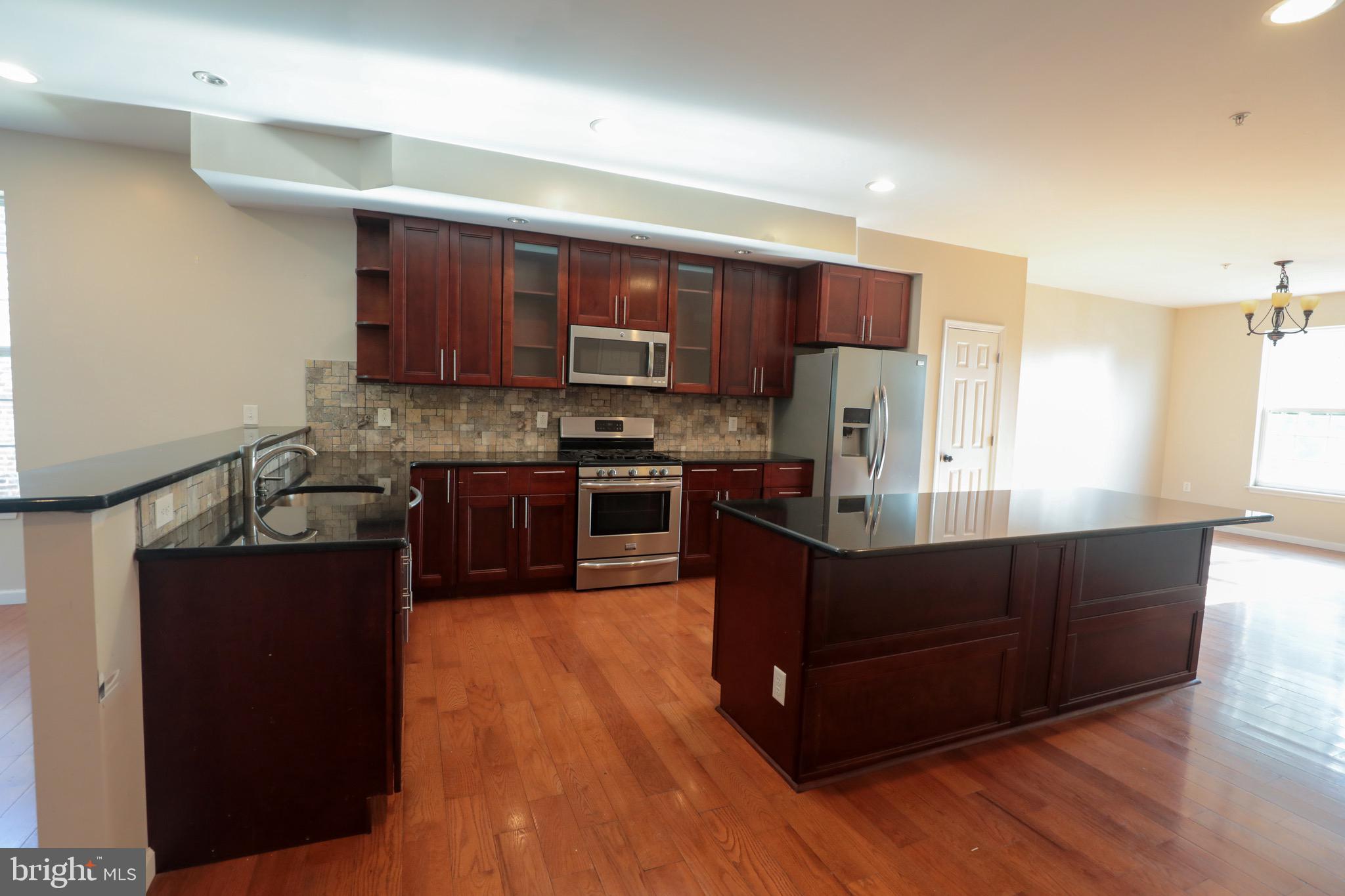 ROXBOROUGH - Residential