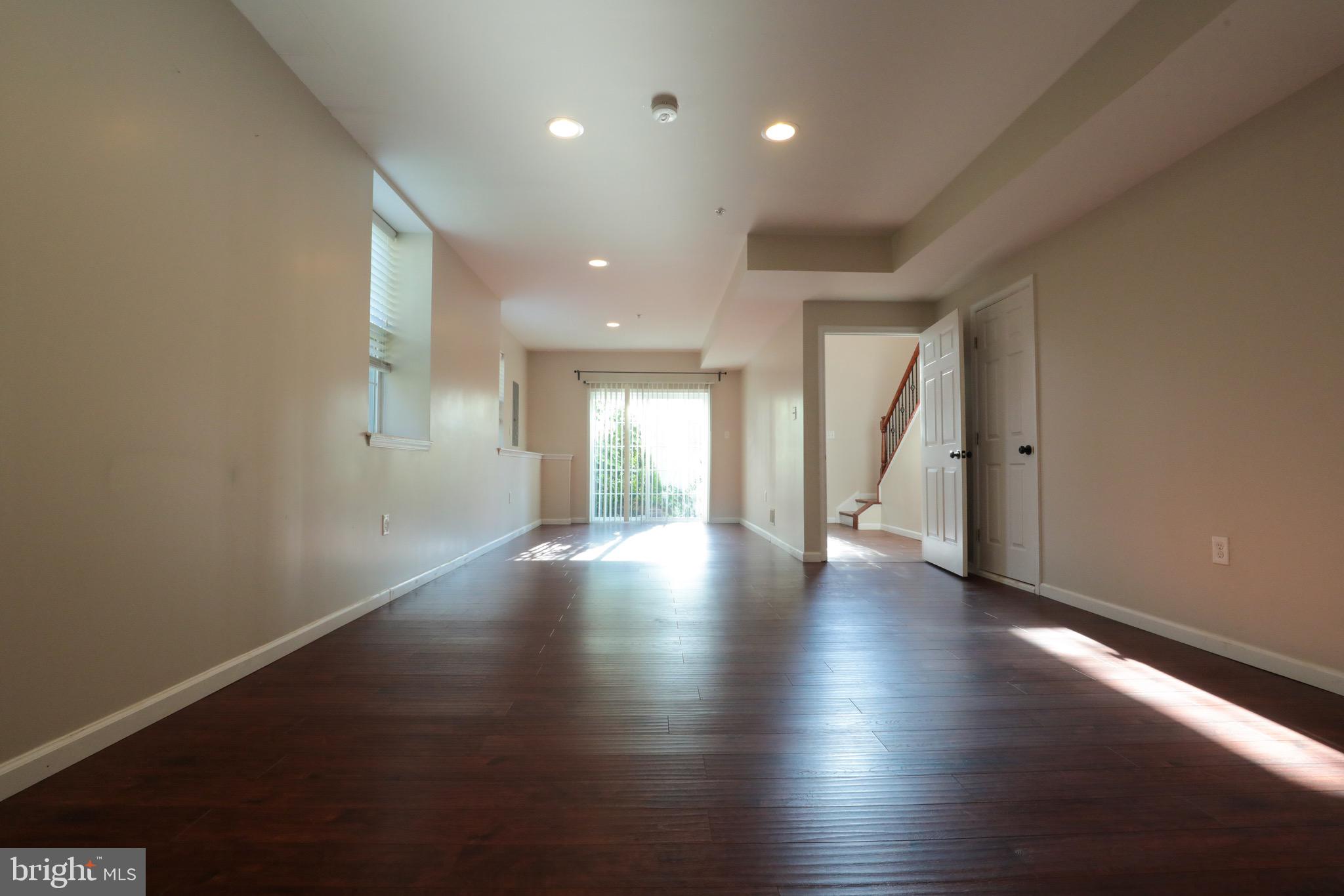 ROXBOROUGH - Residential