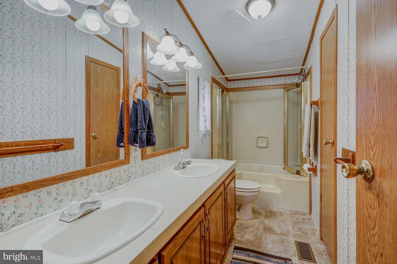 OVERLOOK ESTATES - Residential