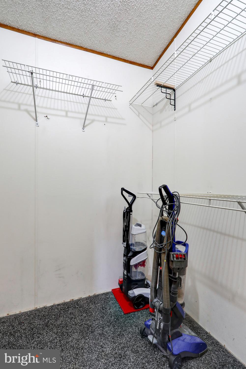 OVERLOOK ESTATES - Residential