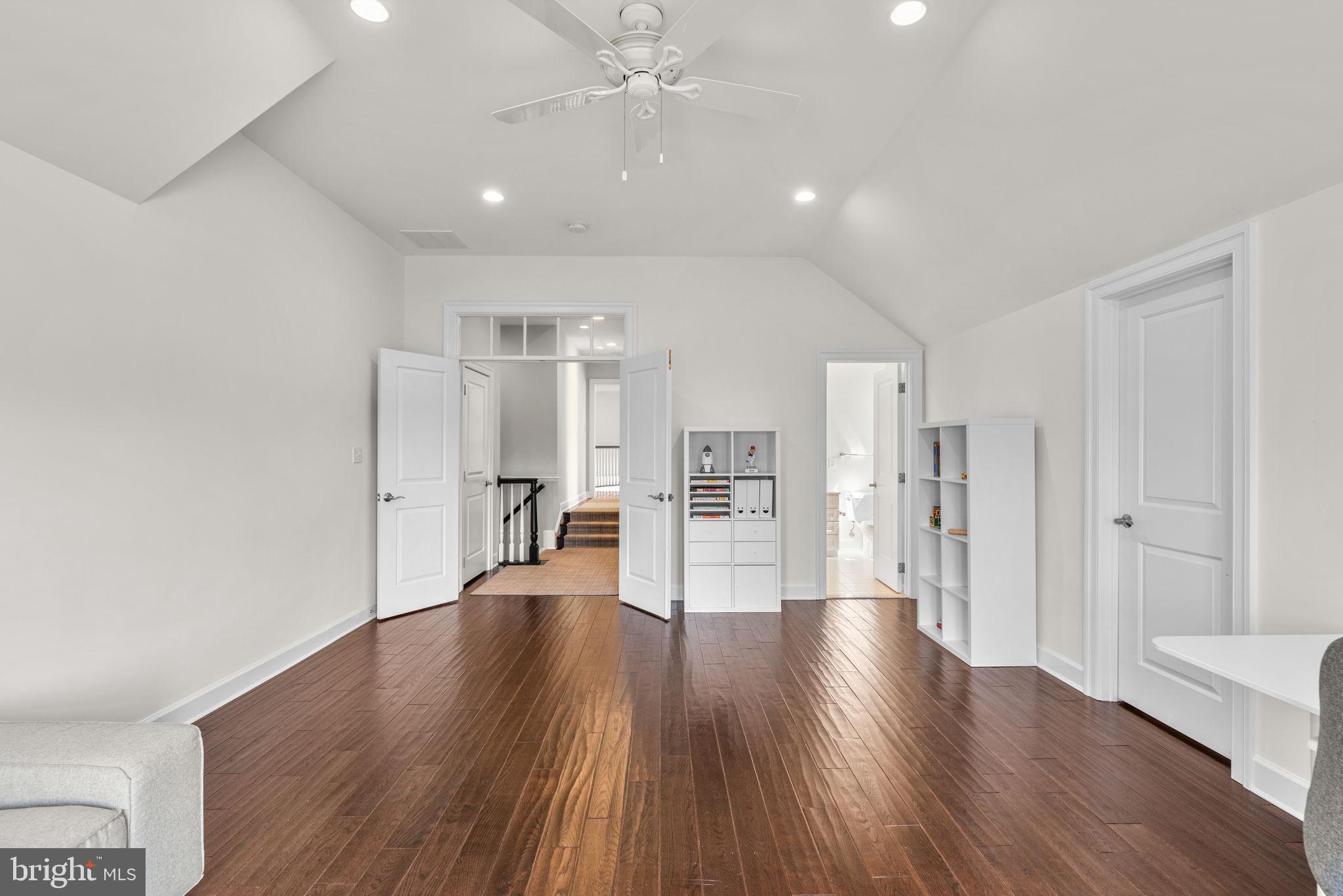 MAPLE LAWN FARMS - Residential