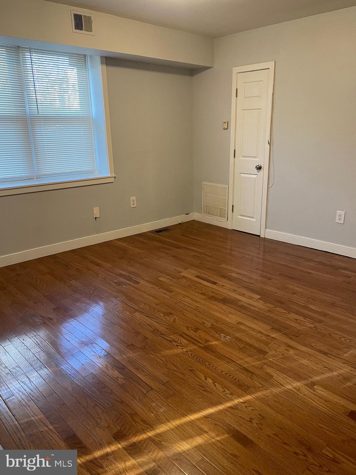 POINT BREEZE - Residential Income