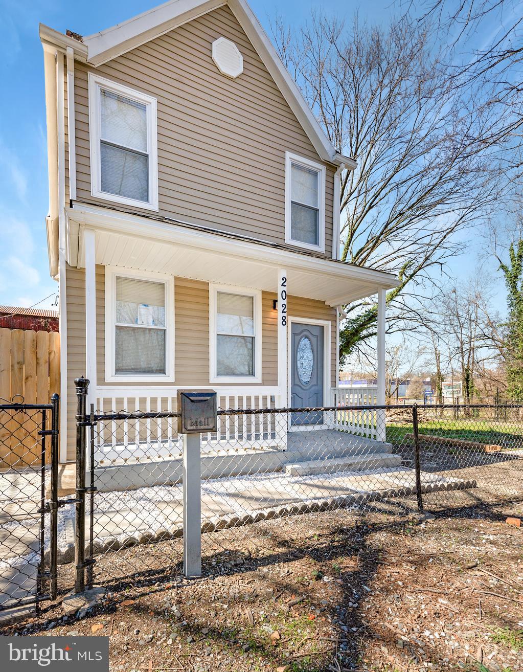 ALBEMARLE SQUARE - Residential