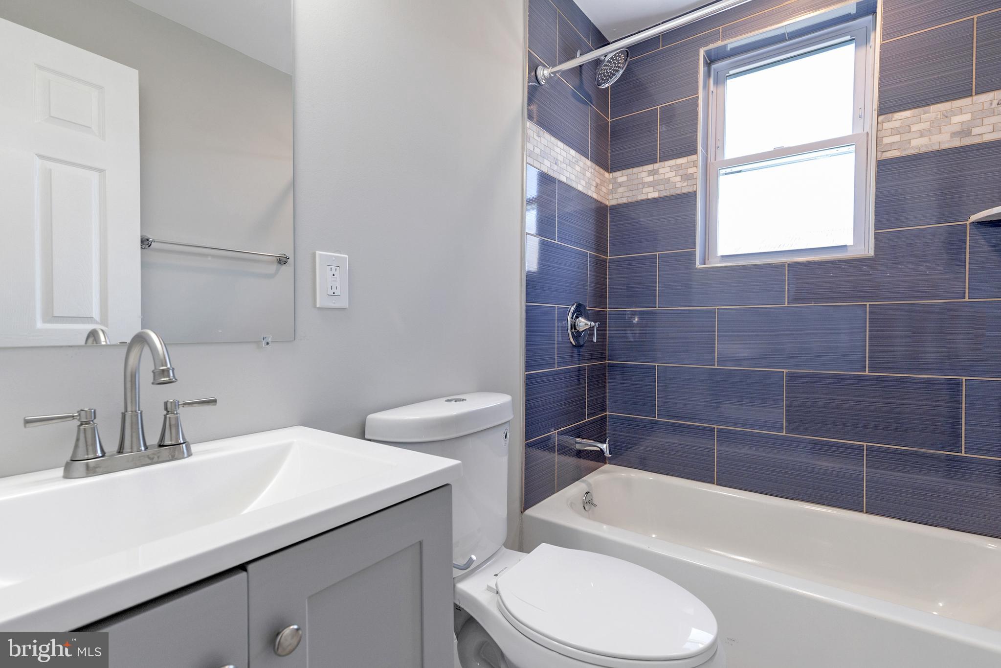 ALBEMARLE SQUARE - Residential