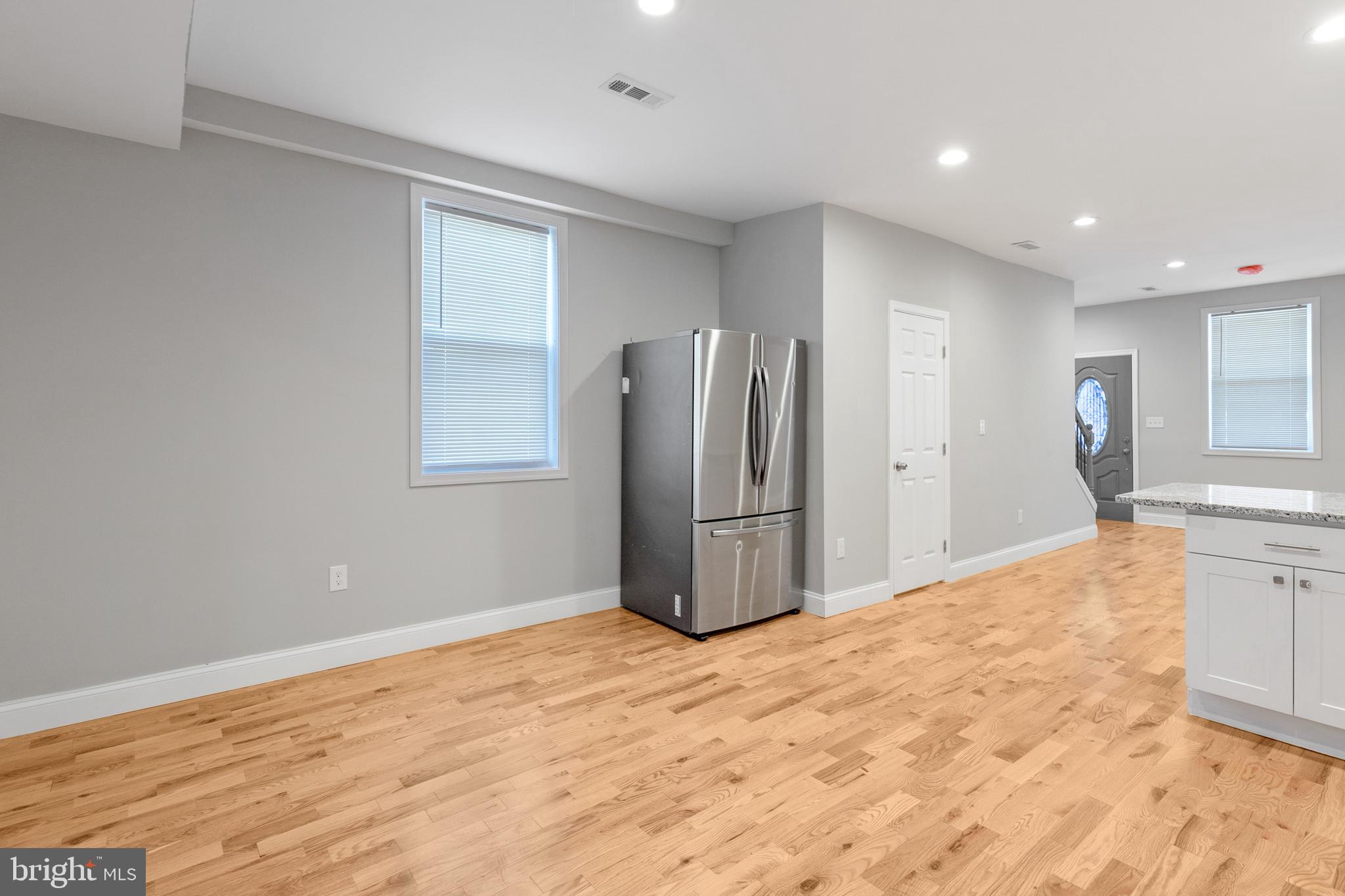 ALBEMARLE SQUARE - Residential