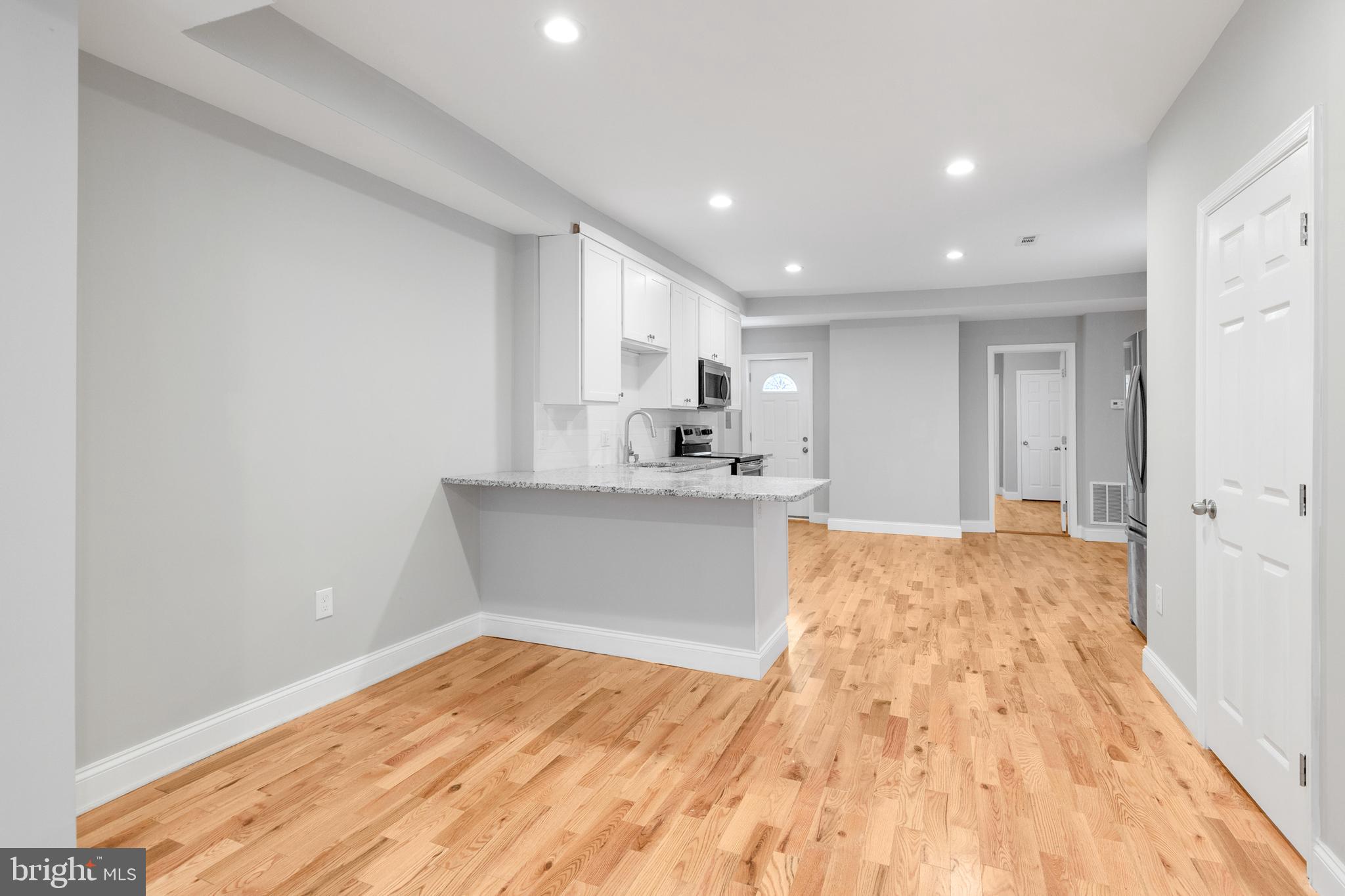 ALBEMARLE SQUARE - Residential