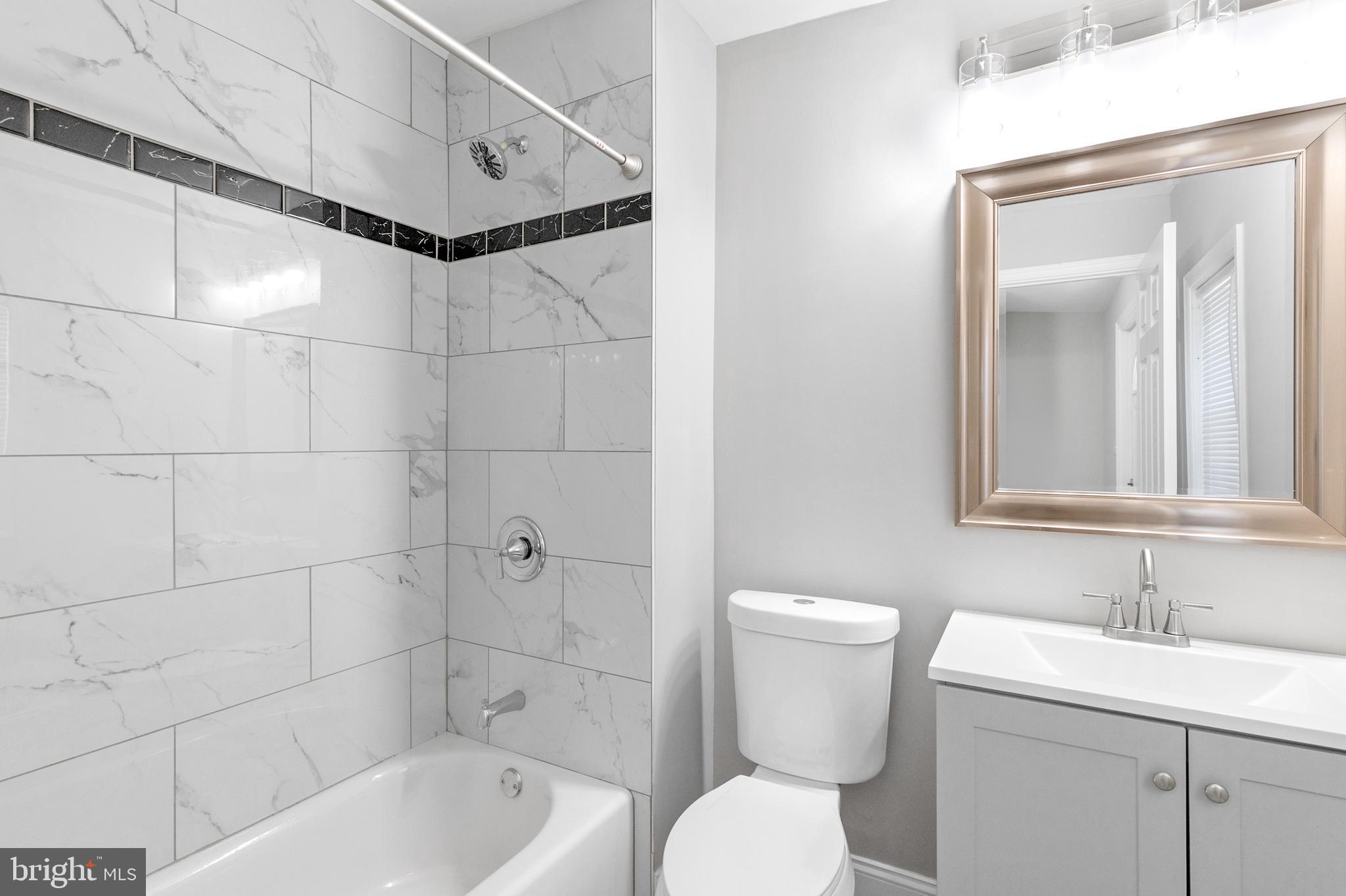 ALBEMARLE SQUARE - Residential