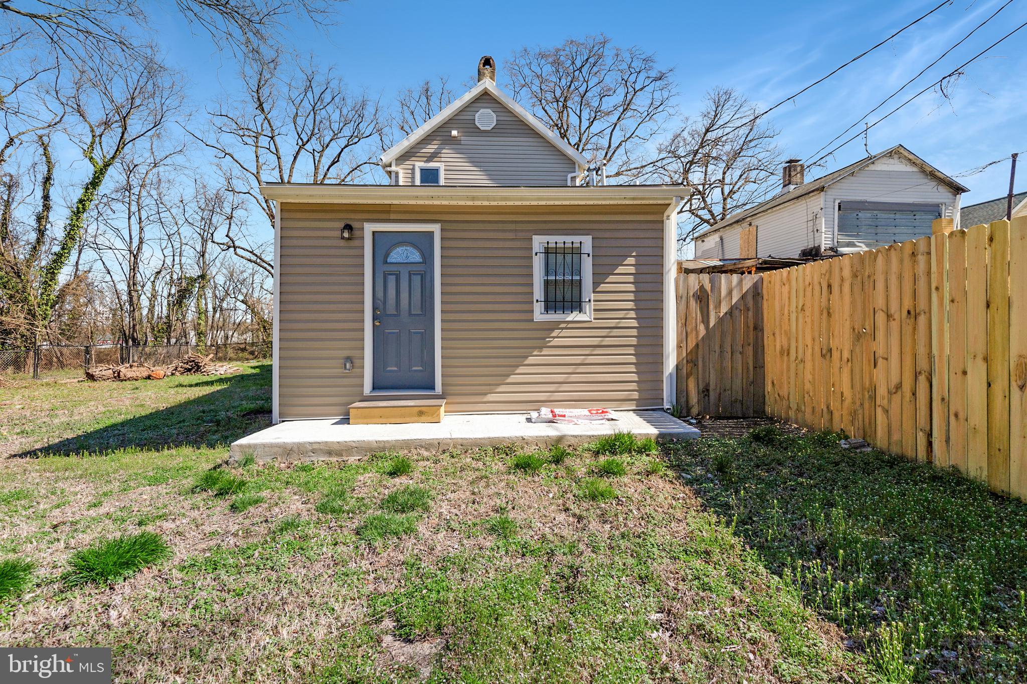 ALBEMARLE SQUARE - Residential