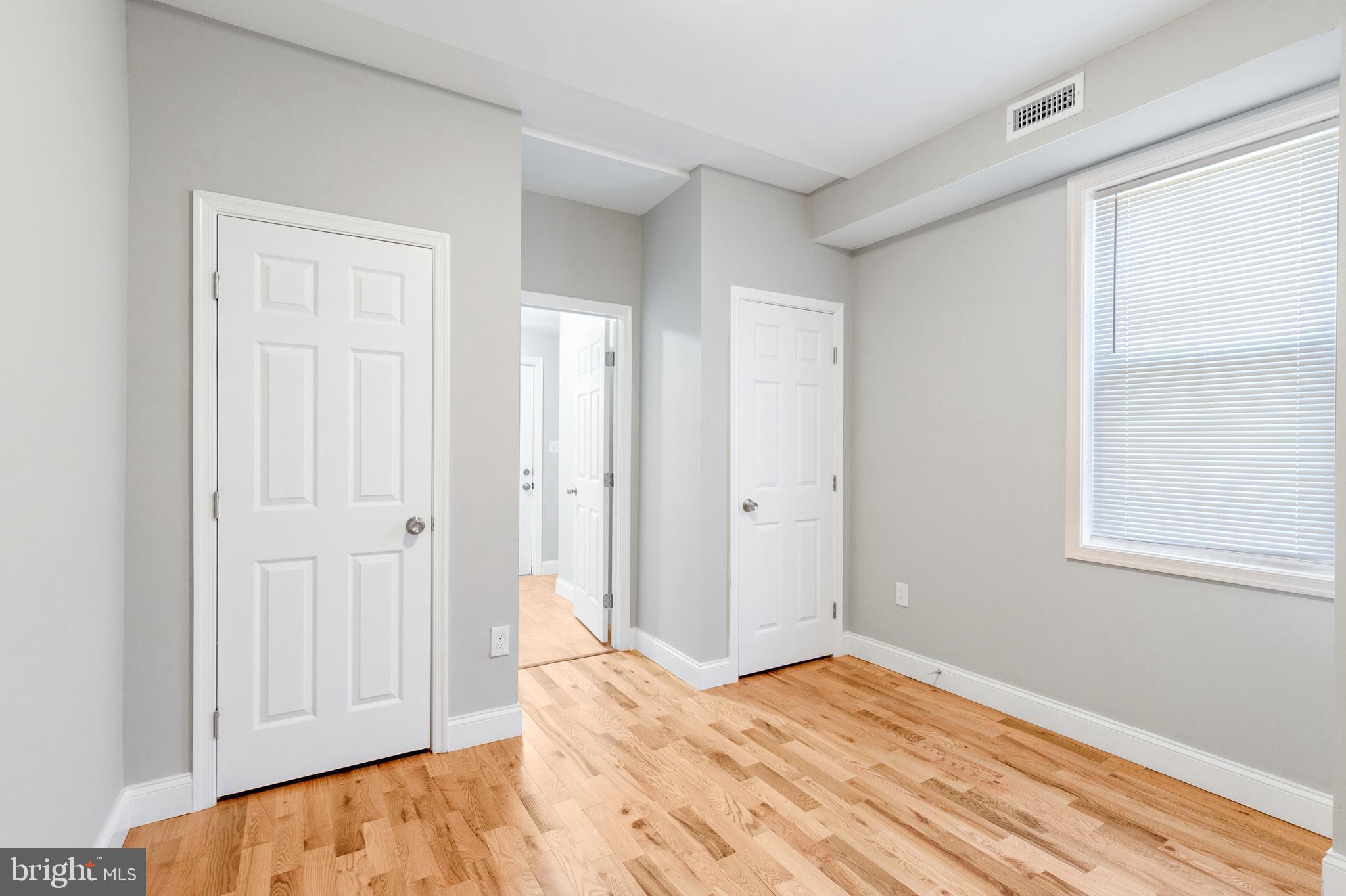 ALBEMARLE SQUARE - Residential