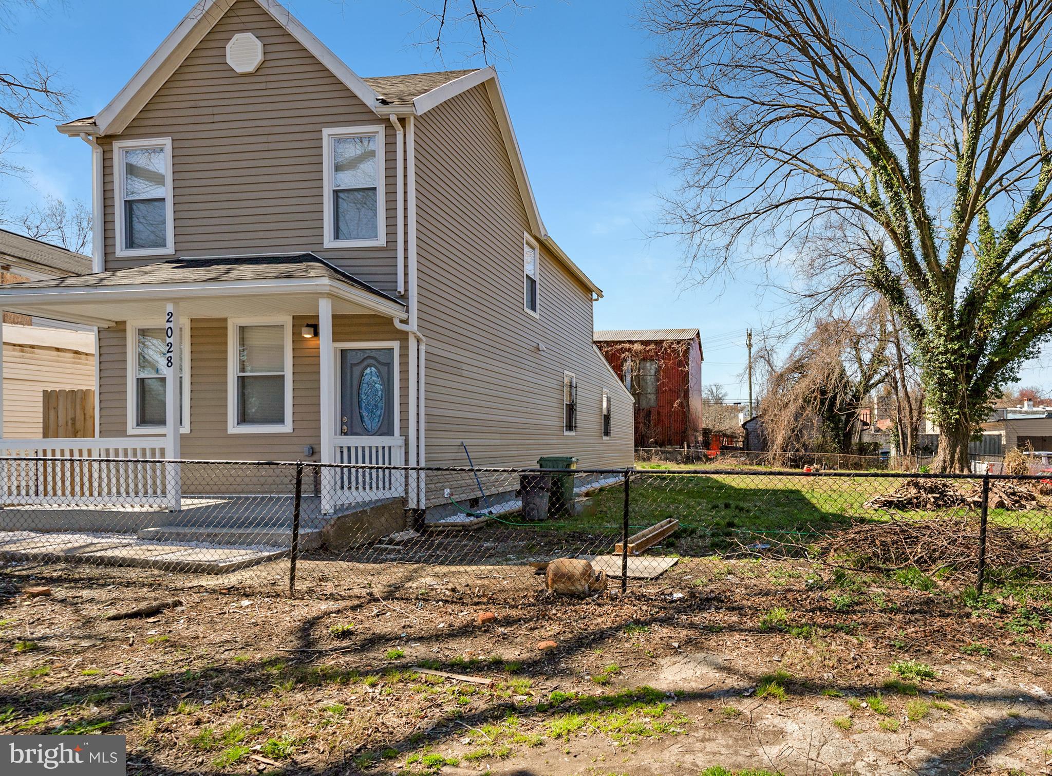 ALBEMARLE SQUARE - Residential