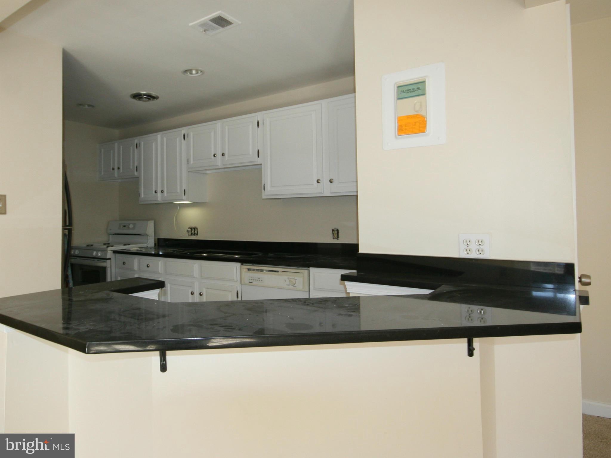 MOORINGS OF OCCOQUAN CON - Residential Lease