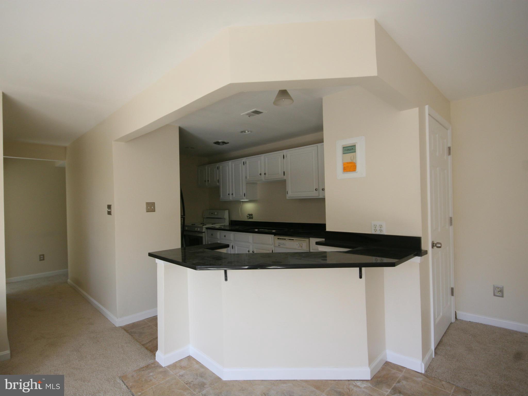 MOORINGS OF OCCOQUAN CON - Residential Lease