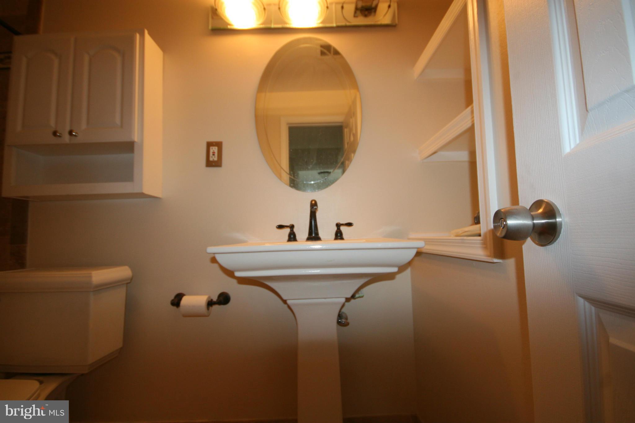 MOORINGS OF OCCOQUAN CON - Residential Lease