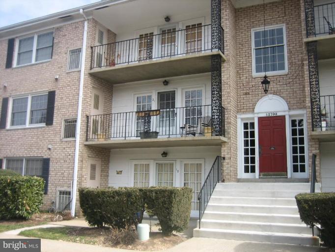 MOORINGS OF OCCOQUAN CON - Residential Lease