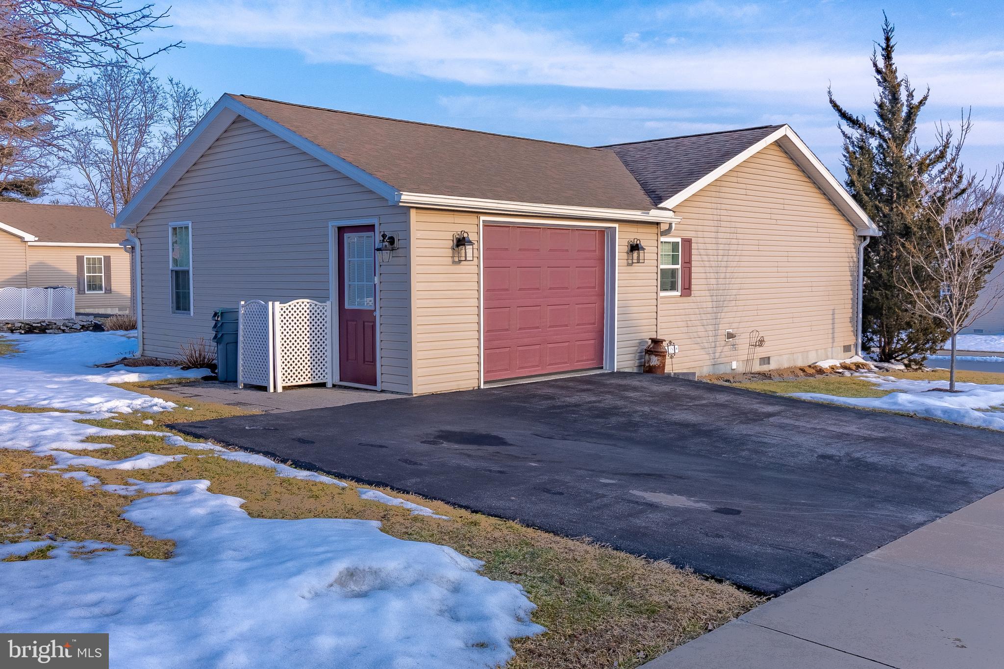 STONE HILL VILLAGE - Residential