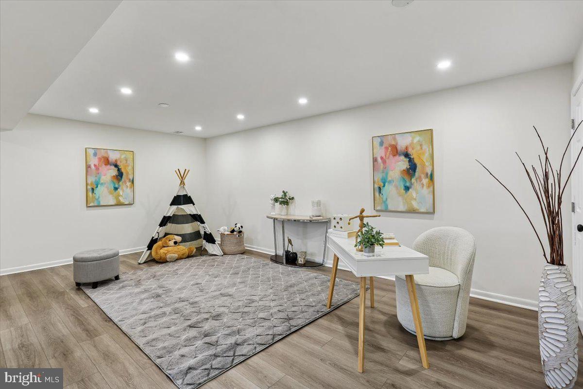 REGENCY ESTATES - Residential