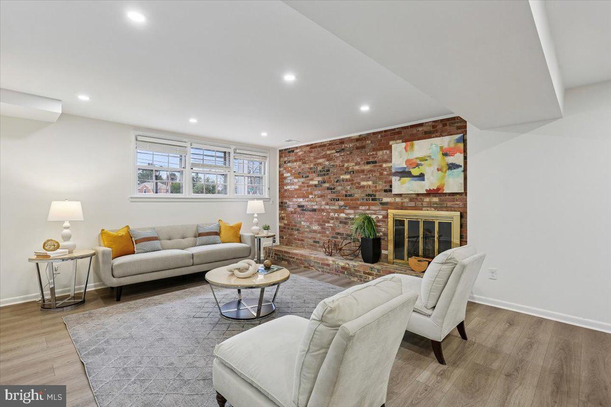 REGENCY ESTATES - Residential