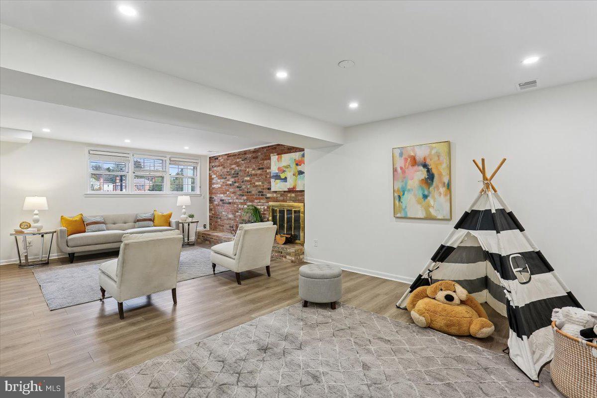 REGENCY ESTATES - Residential