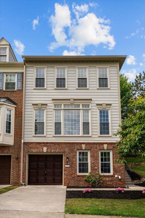 Photo of 671 Burnside Terrace SE, LEESBURG, VA 20175 (MLS # VALO2125054)