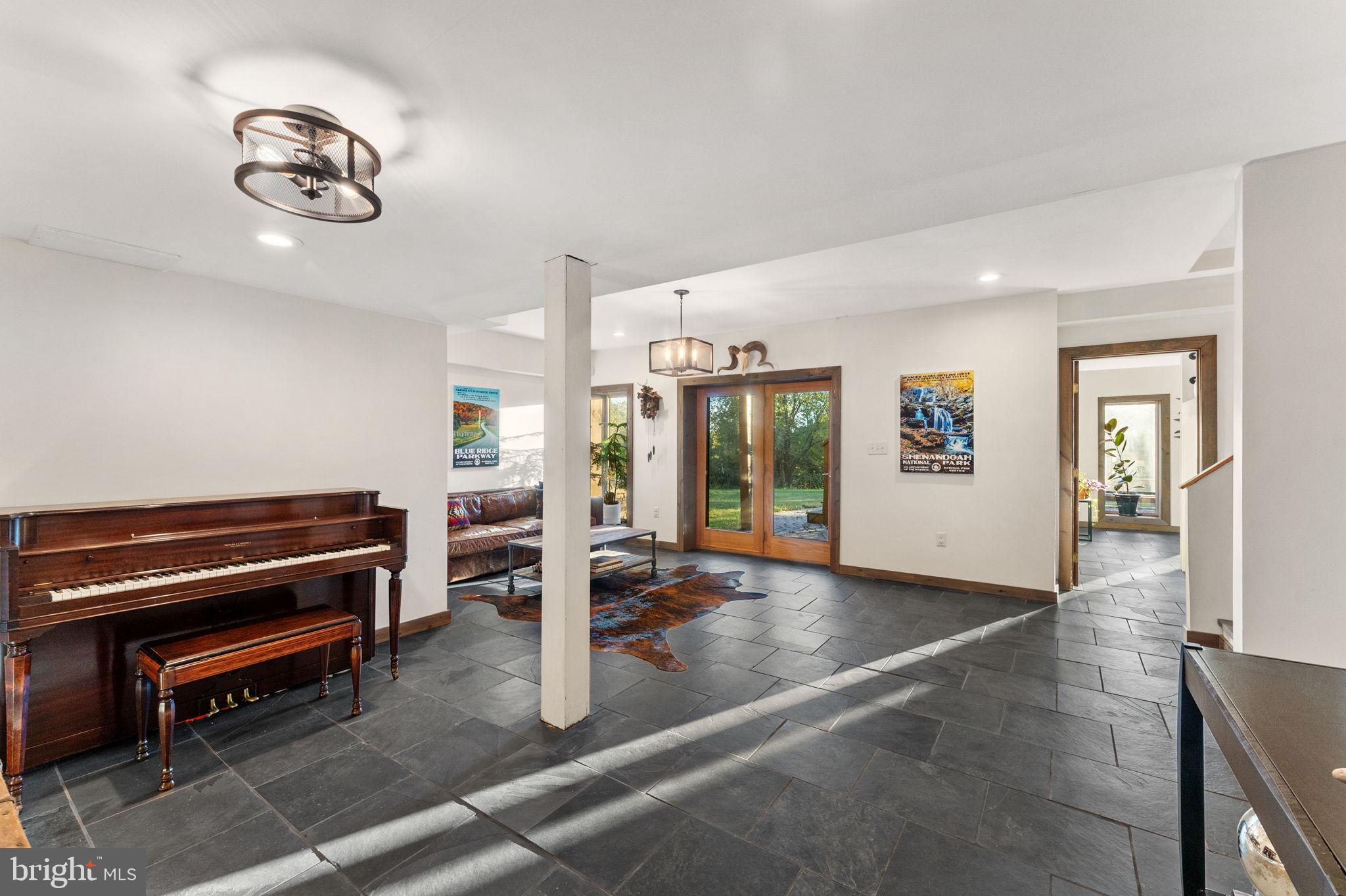 RIVER RIDGE ON THE SHENANDOAH - Residential