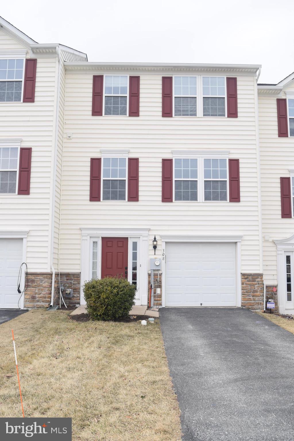 Come out to see this Townhouse located in Round Hill. This is a very convient location with close proximety to shopping at all the major stores and easy access to the Route 30 bypass! The rugs are new and it has been recently painted. The finished area in the above ground basement is not included in the overall square footage of the house! Due to a technical glitch this house just became active 6/23/2025 on Zillow!