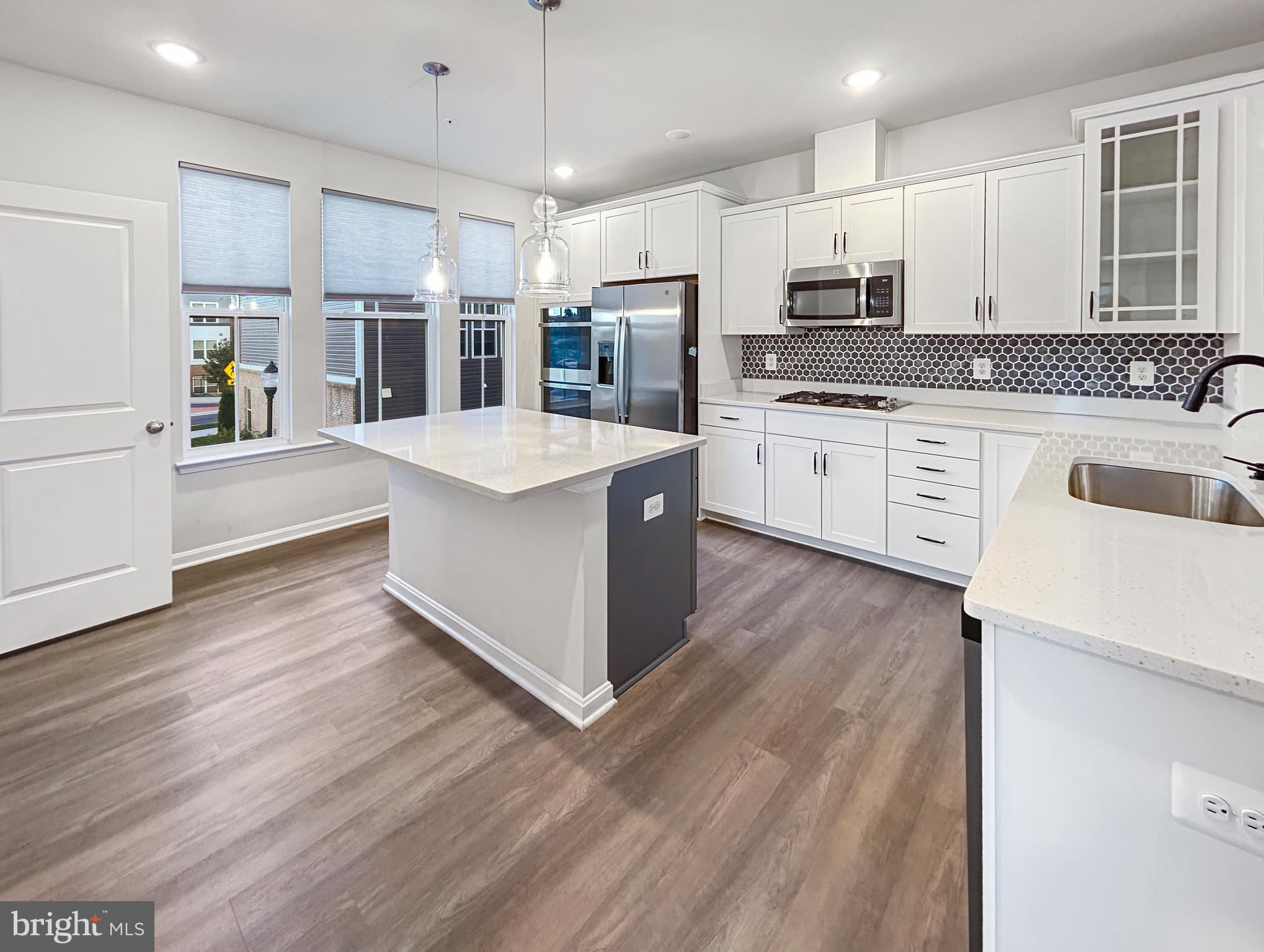 414 MATLOCK LN
