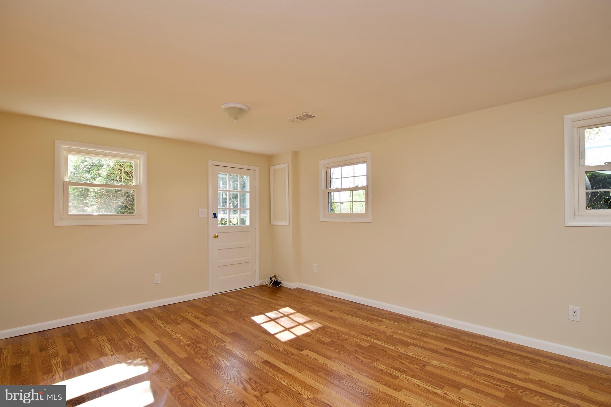 WILLOW RUN - Residential