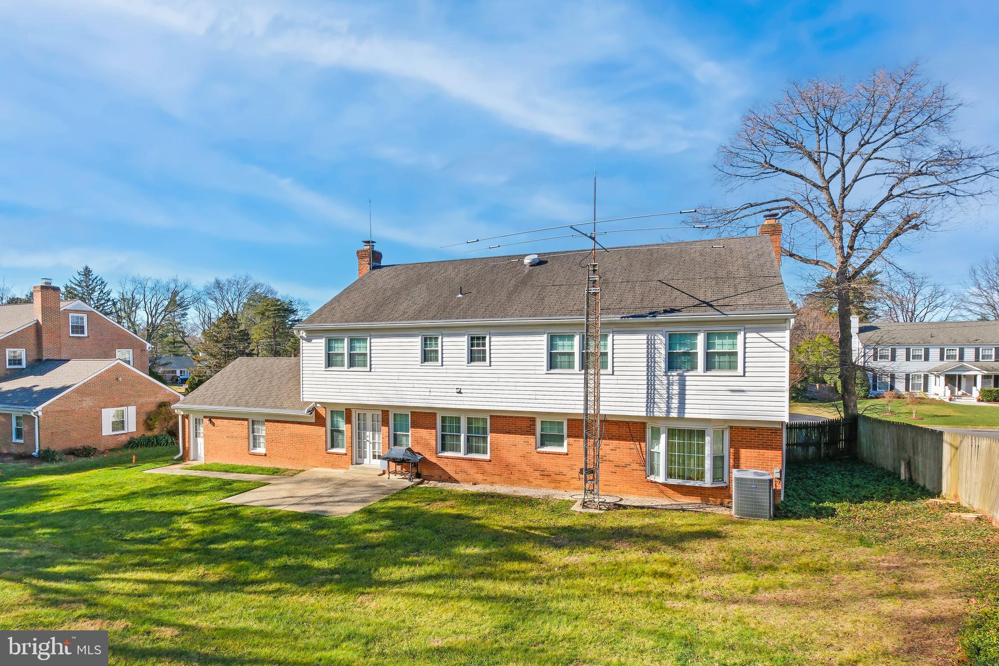 LUXMANOR - Residential