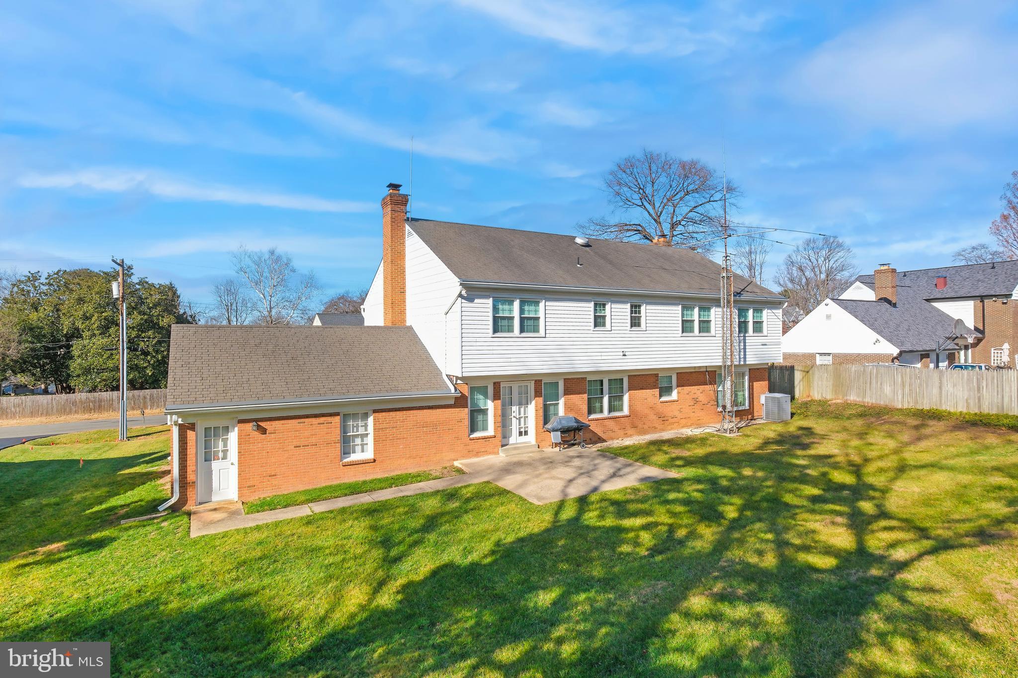 LUXMANOR - Residential