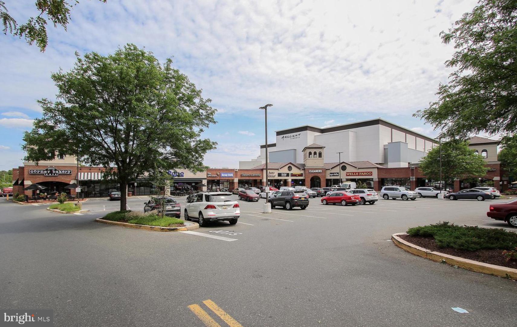 LUXMANOR - Residential