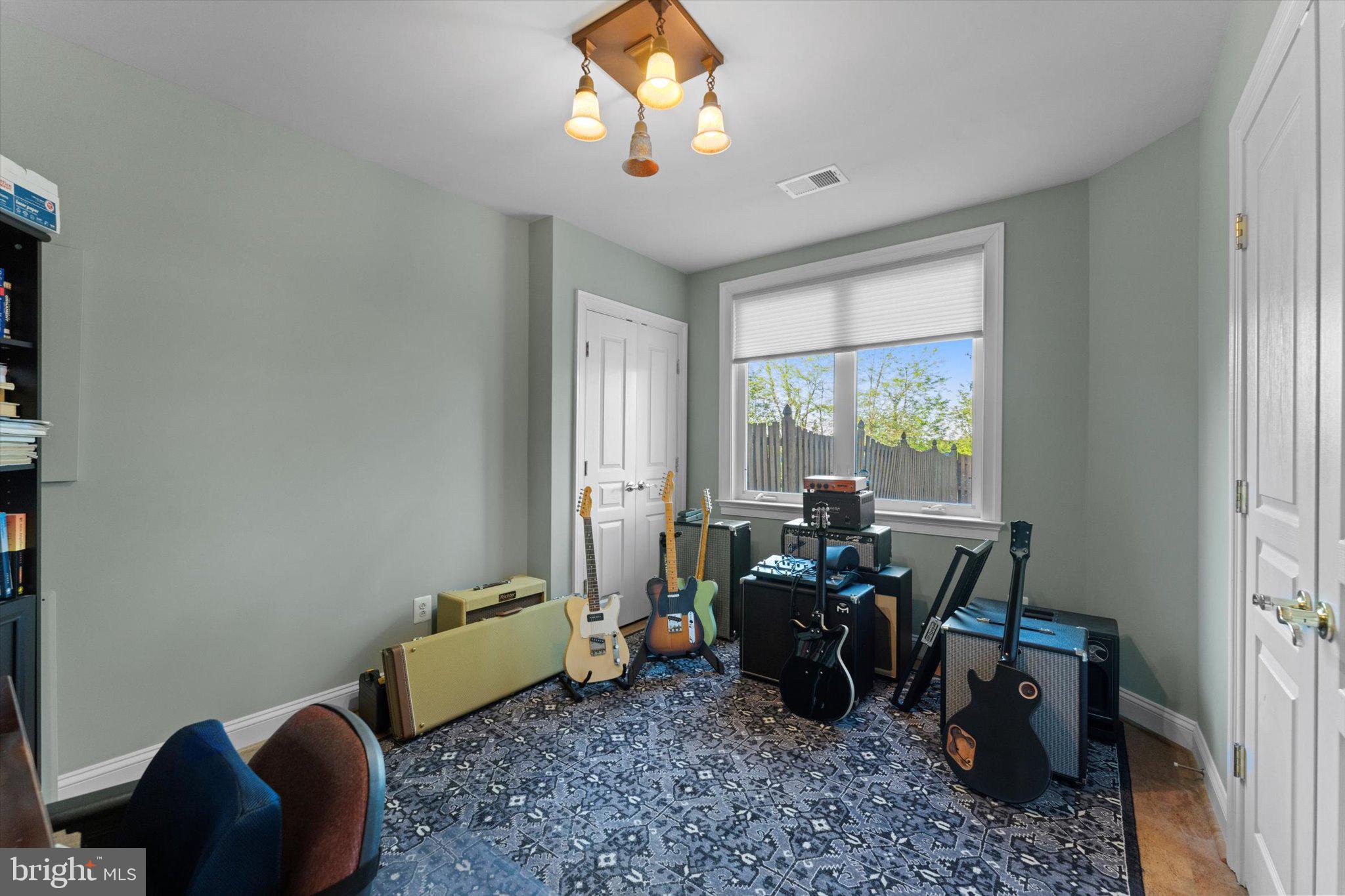 LANSDOWNE ON THE POTOMAC - Residential