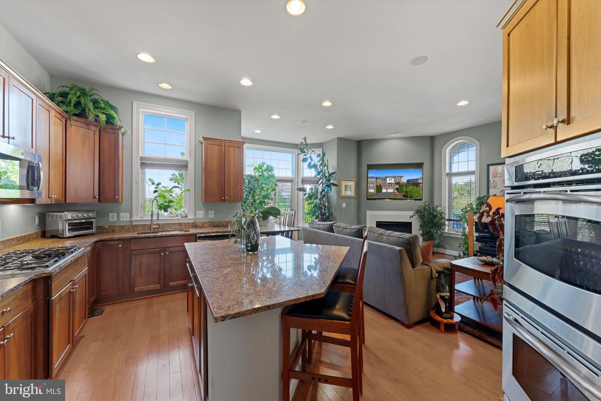 LANSDOWNE ON THE POTOMAC - Residential