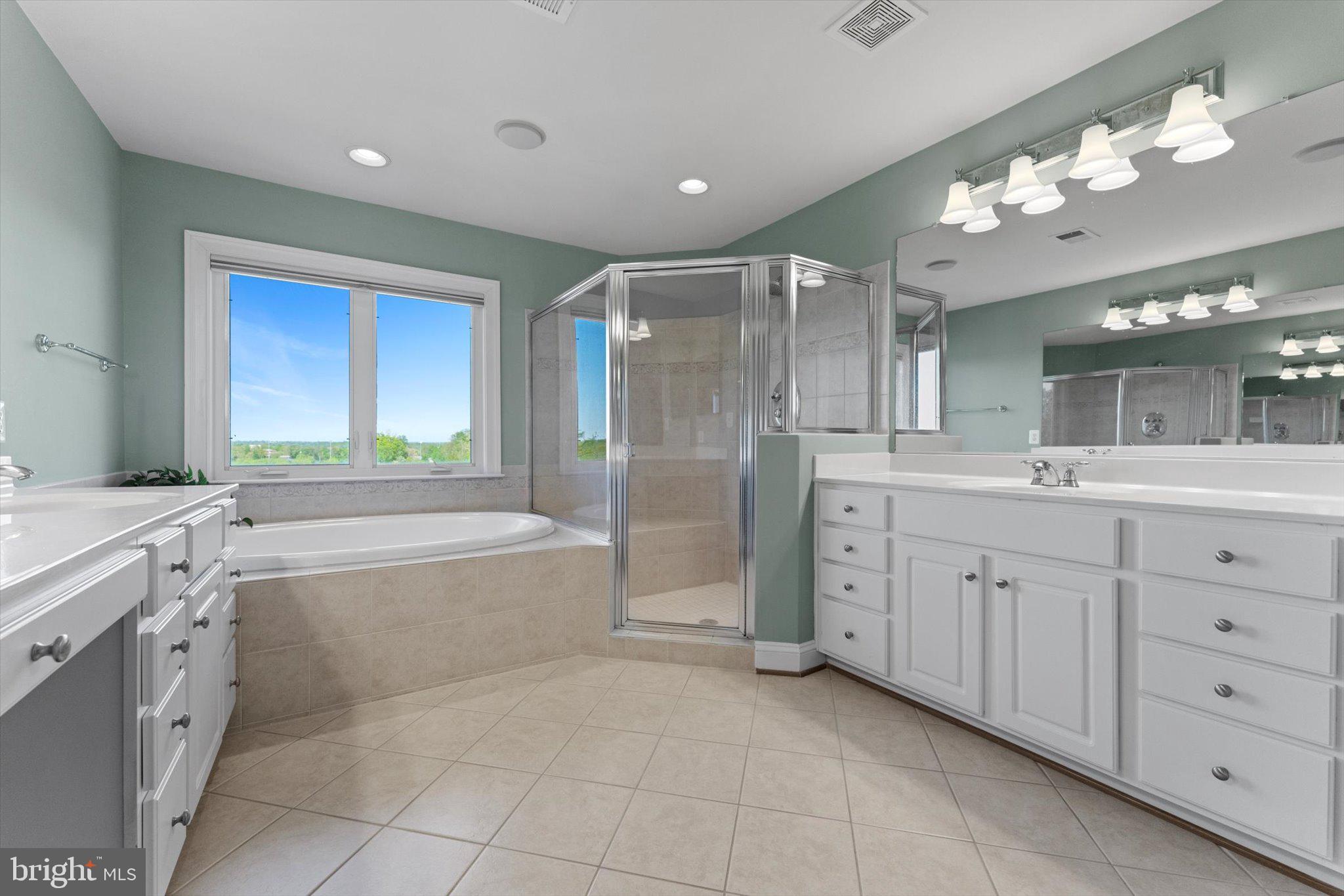 LANSDOWNE ON THE POTOMAC - Residential