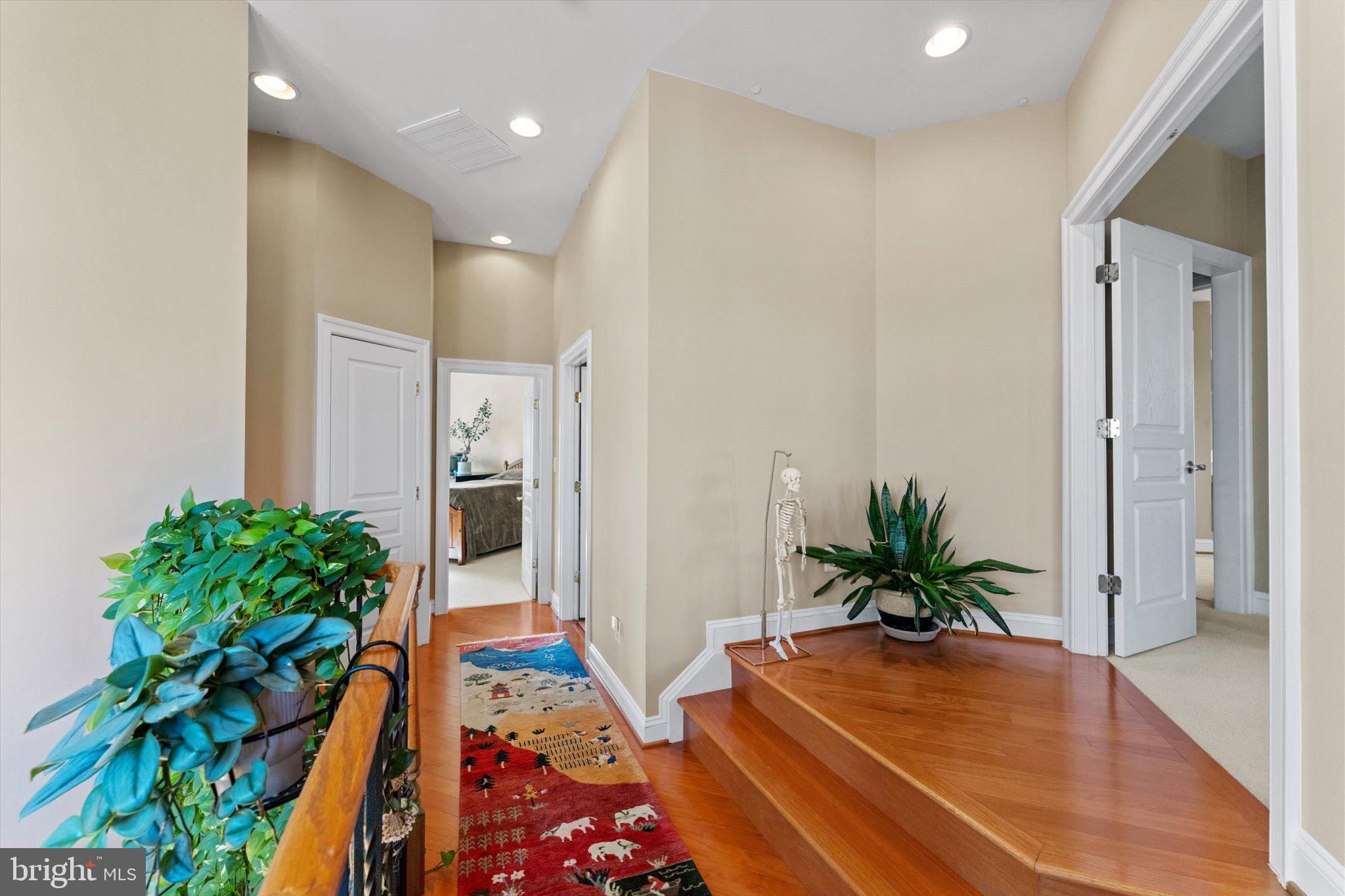 LANSDOWNE ON THE POTOMAC - Residential