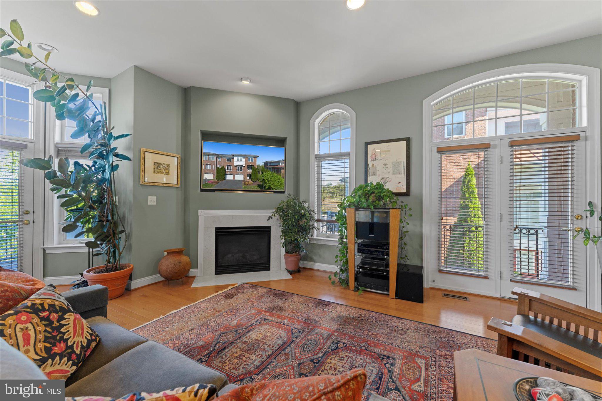 LANSDOWNE ON THE POTOMAC - Residential