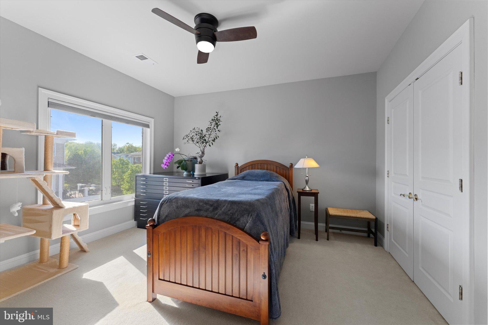 LANSDOWNE ON THE POTOMAC - Residential