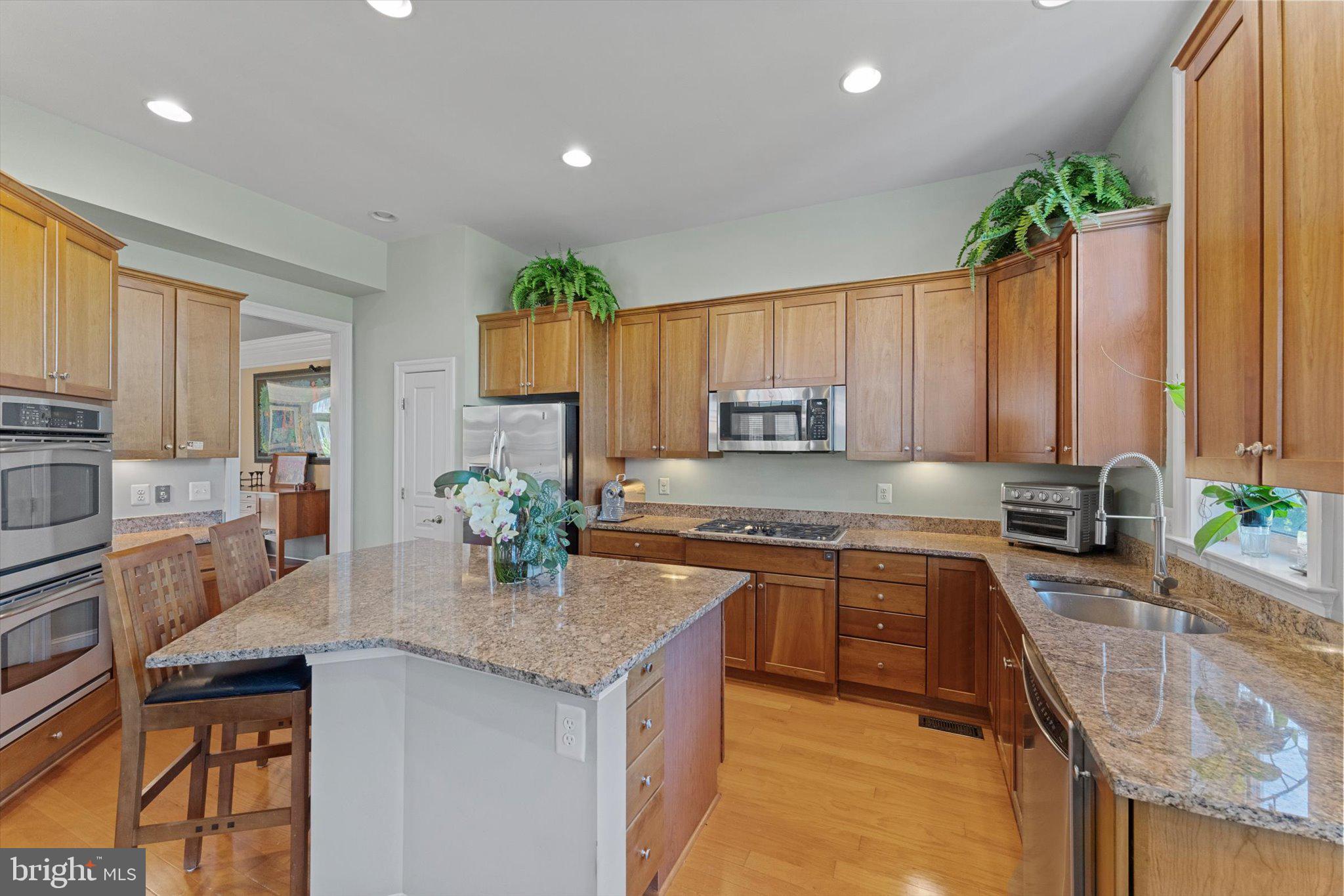 LANSDOWNE ON THE POTOMAC - Residential