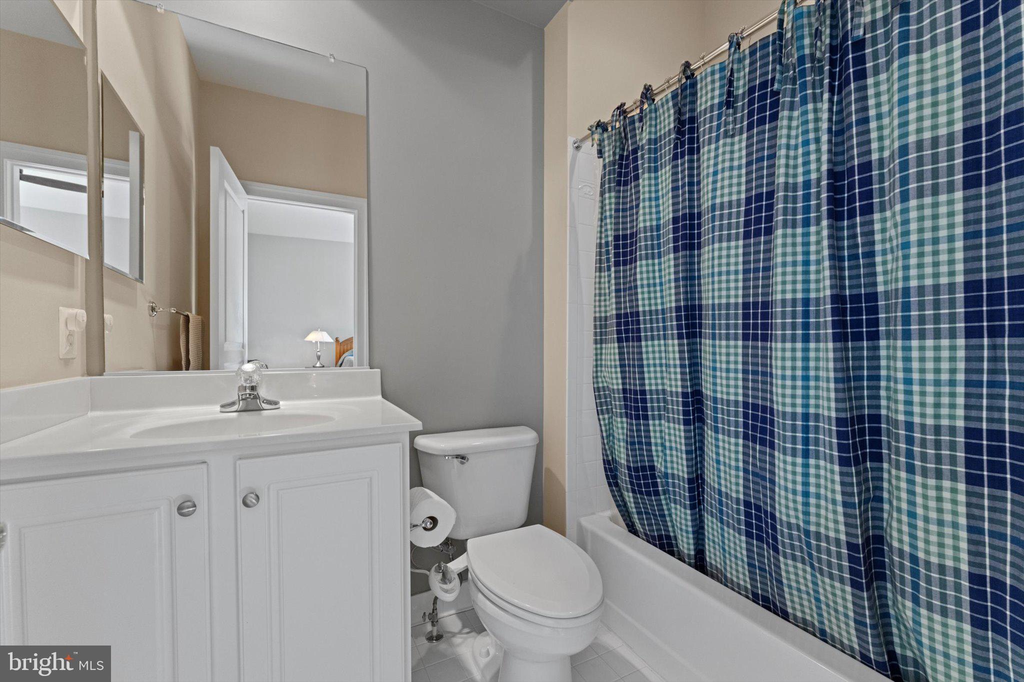 LANSDOWNE ON THE POTOMAC - Residential