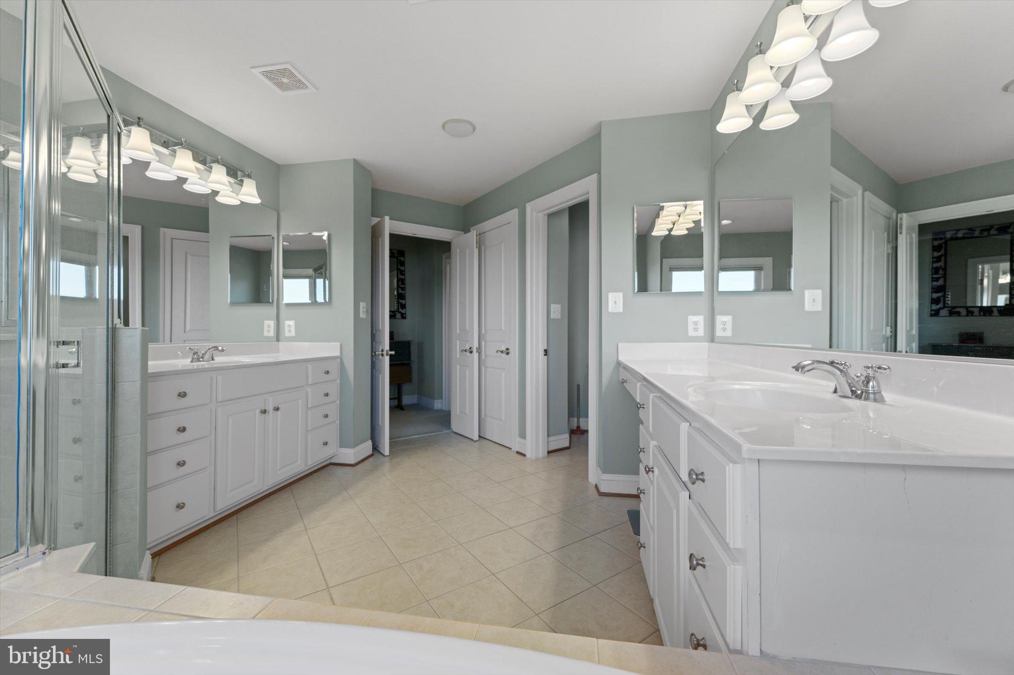 LANSDOWNE ON THE POTOMAC - Residential