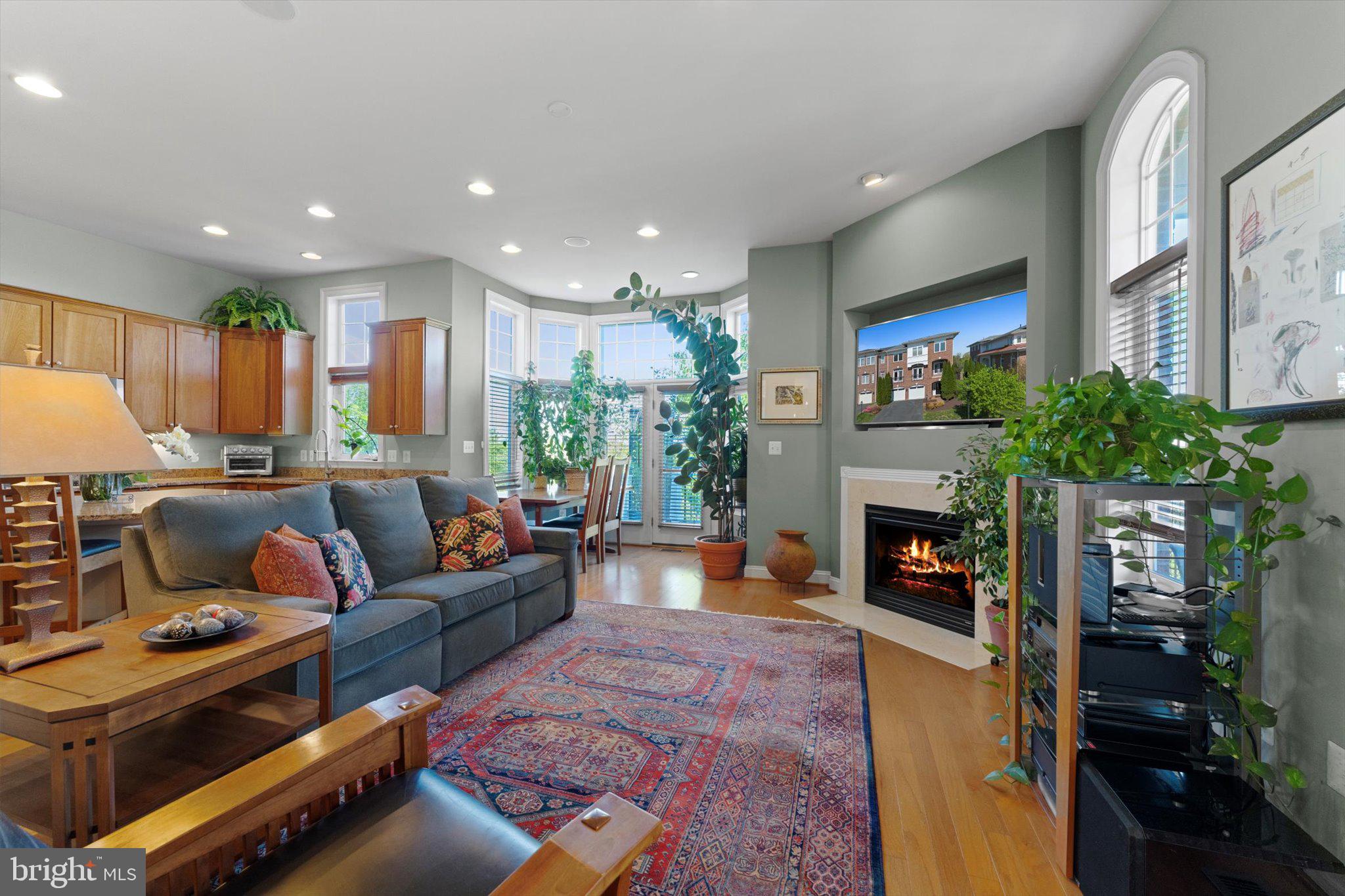 LANSDOWNE ON THE POTOMAC - Residential